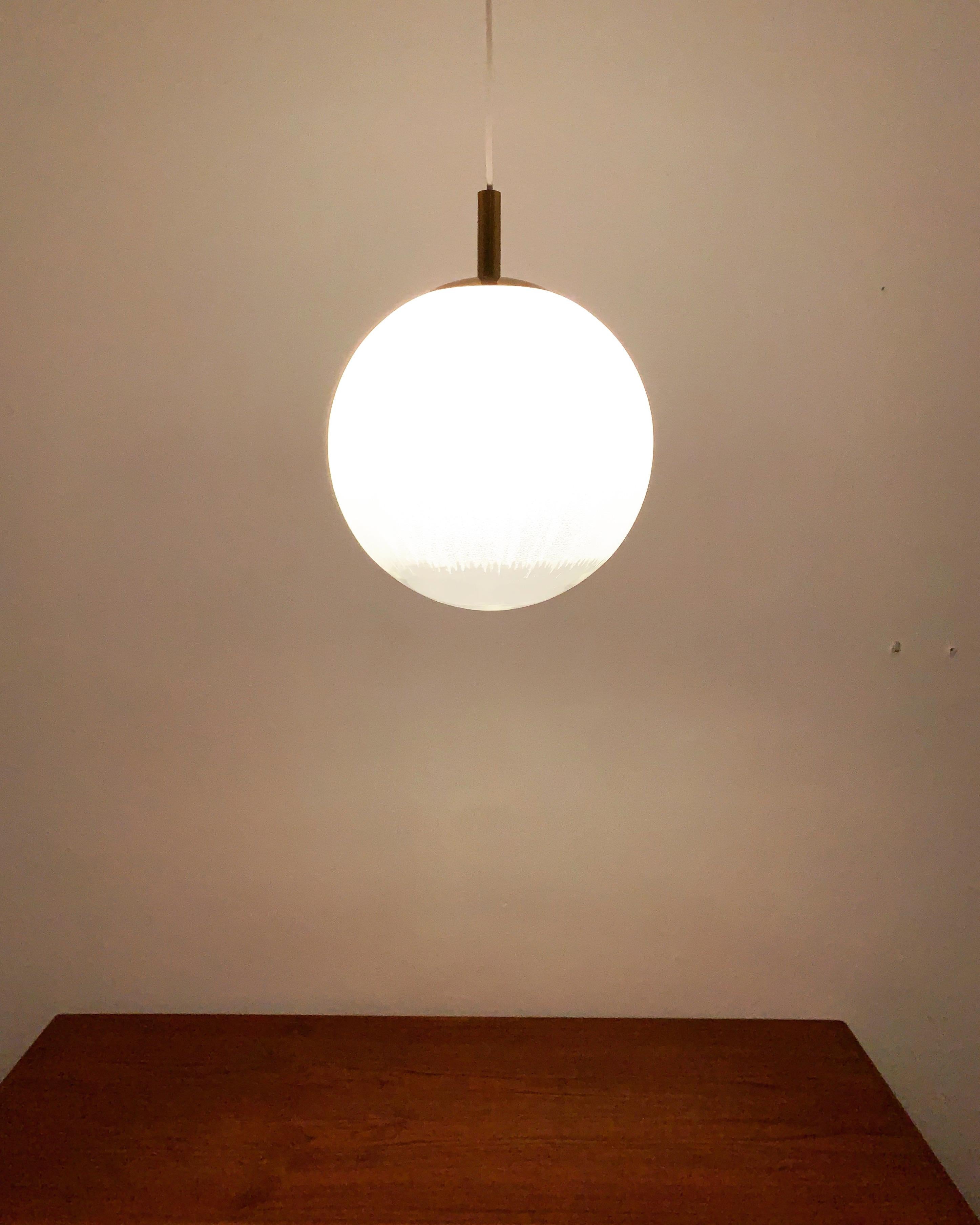 Glas-Pendelleuchte im Angebot 3