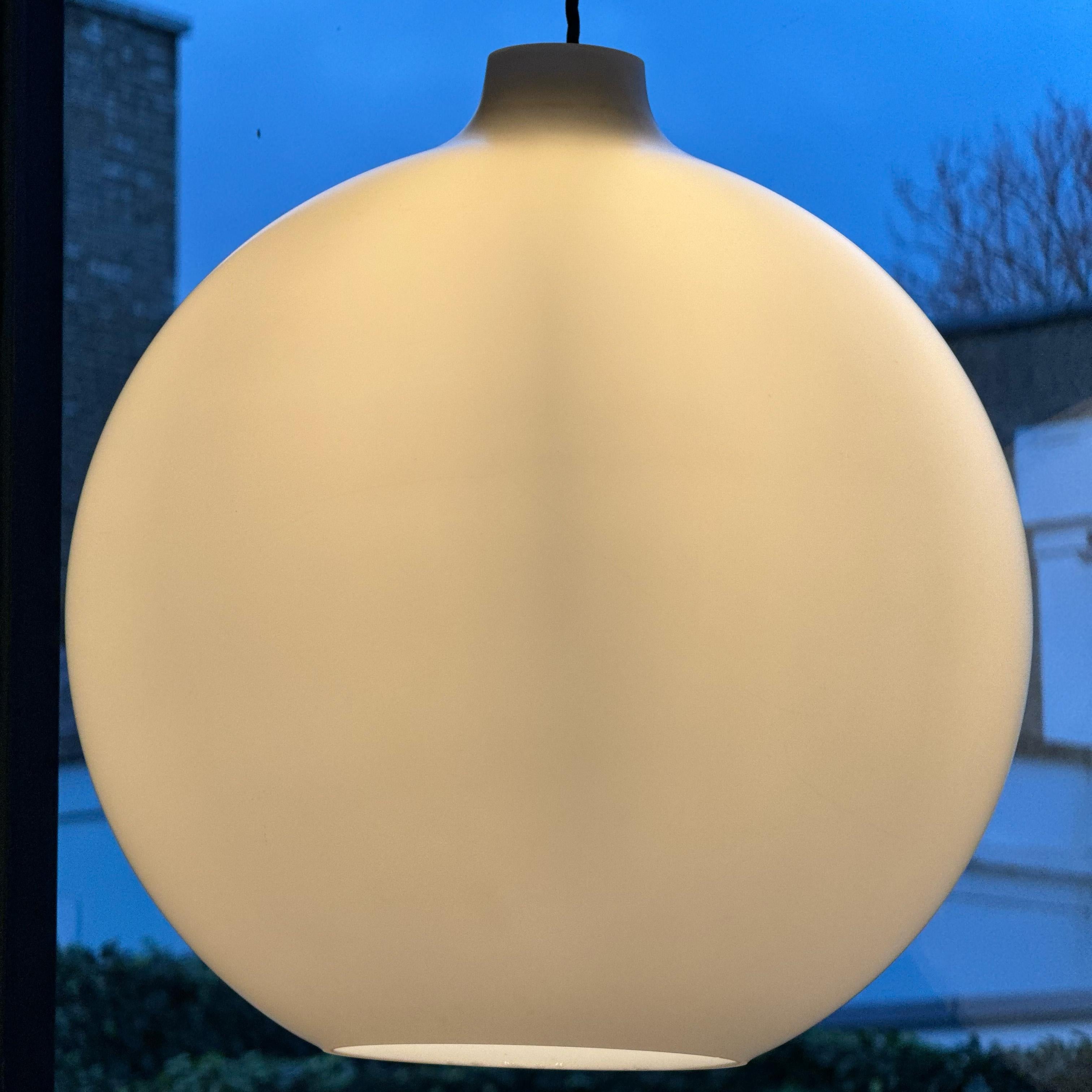 Danois Suspension en verre Vilhelm Wohlert & Louis Poulson Danemark, années 1940 en vente