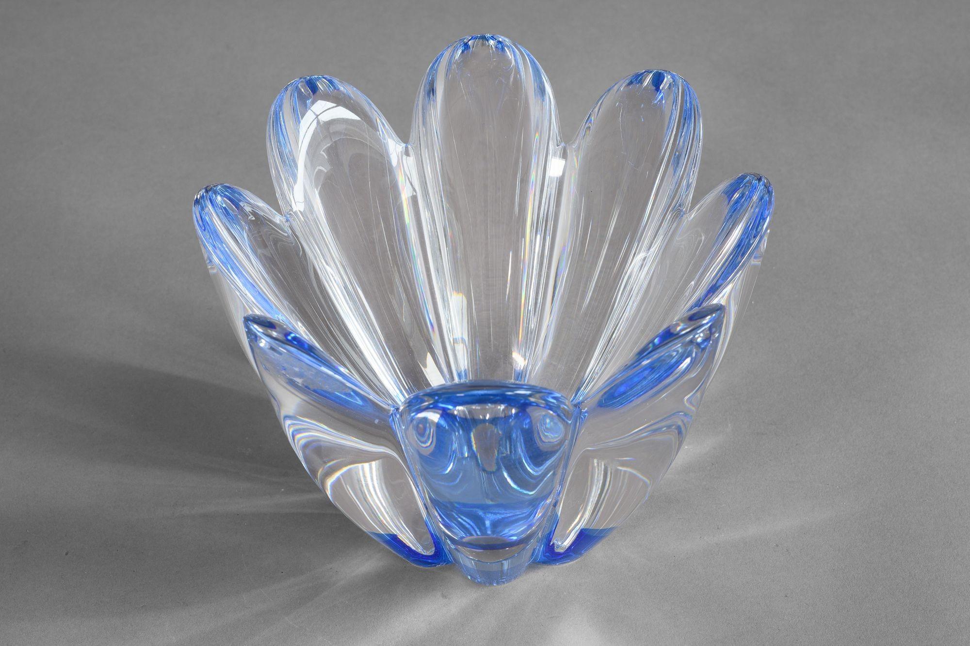 Mid-Century moderno Ciotola a petali in vetro di Orrefors in vendita