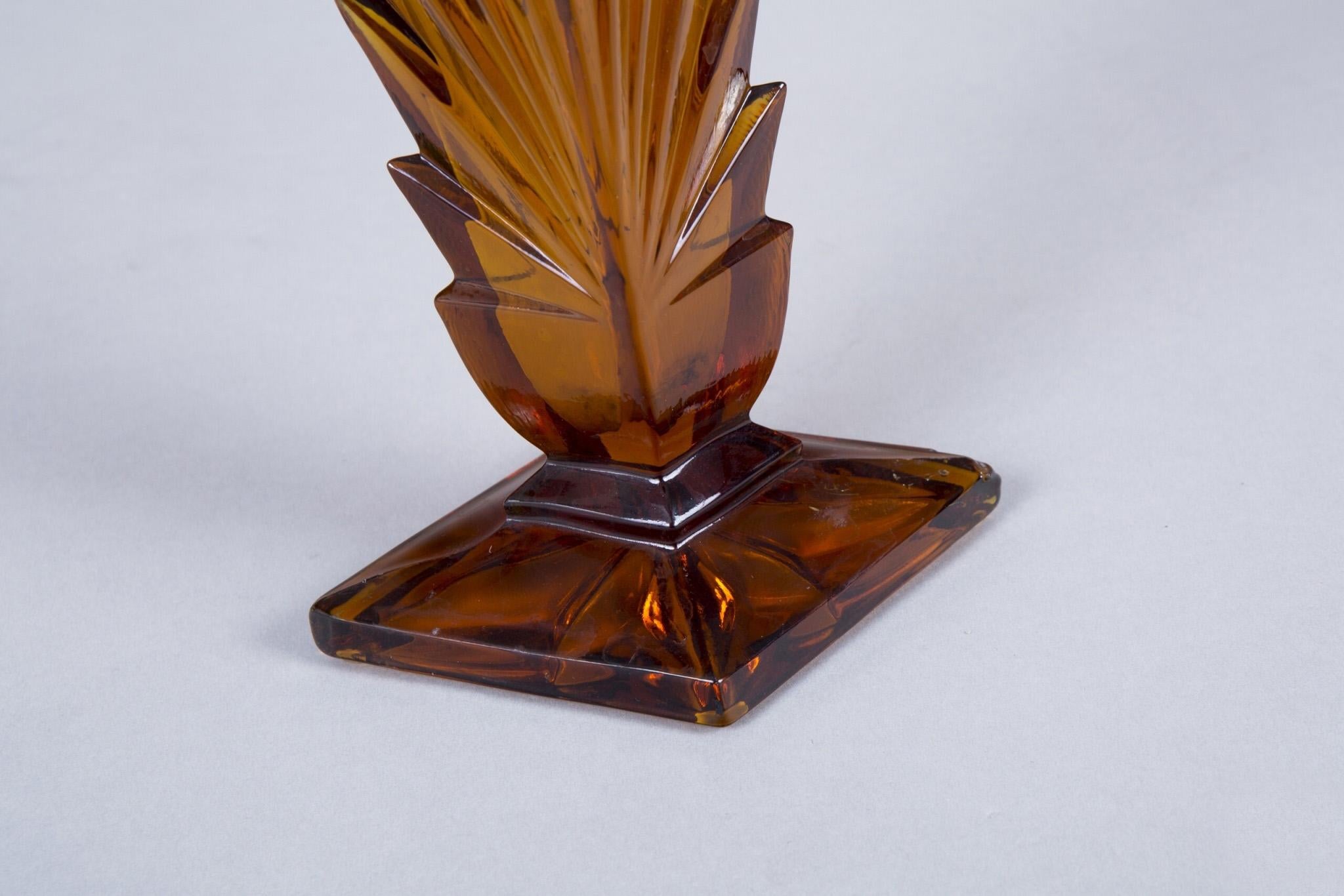 Art Déco Vasi in vetro rosa, giallo e arancione realizzati in Boemia, condizioni originali, Art Deco in vendita