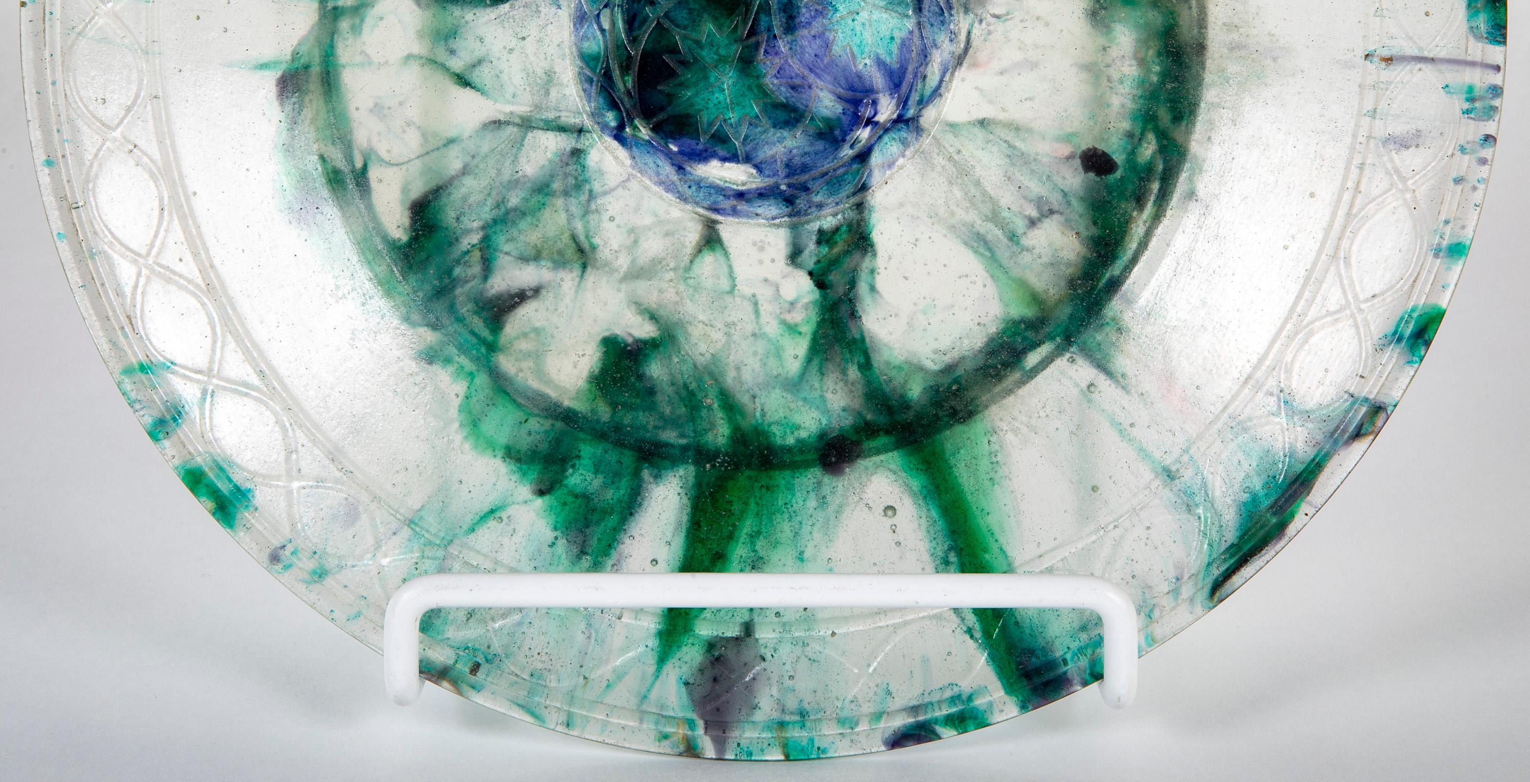 20ième siècle Assiette en verre verte, bleue et violette par Gabriel Argy en vente