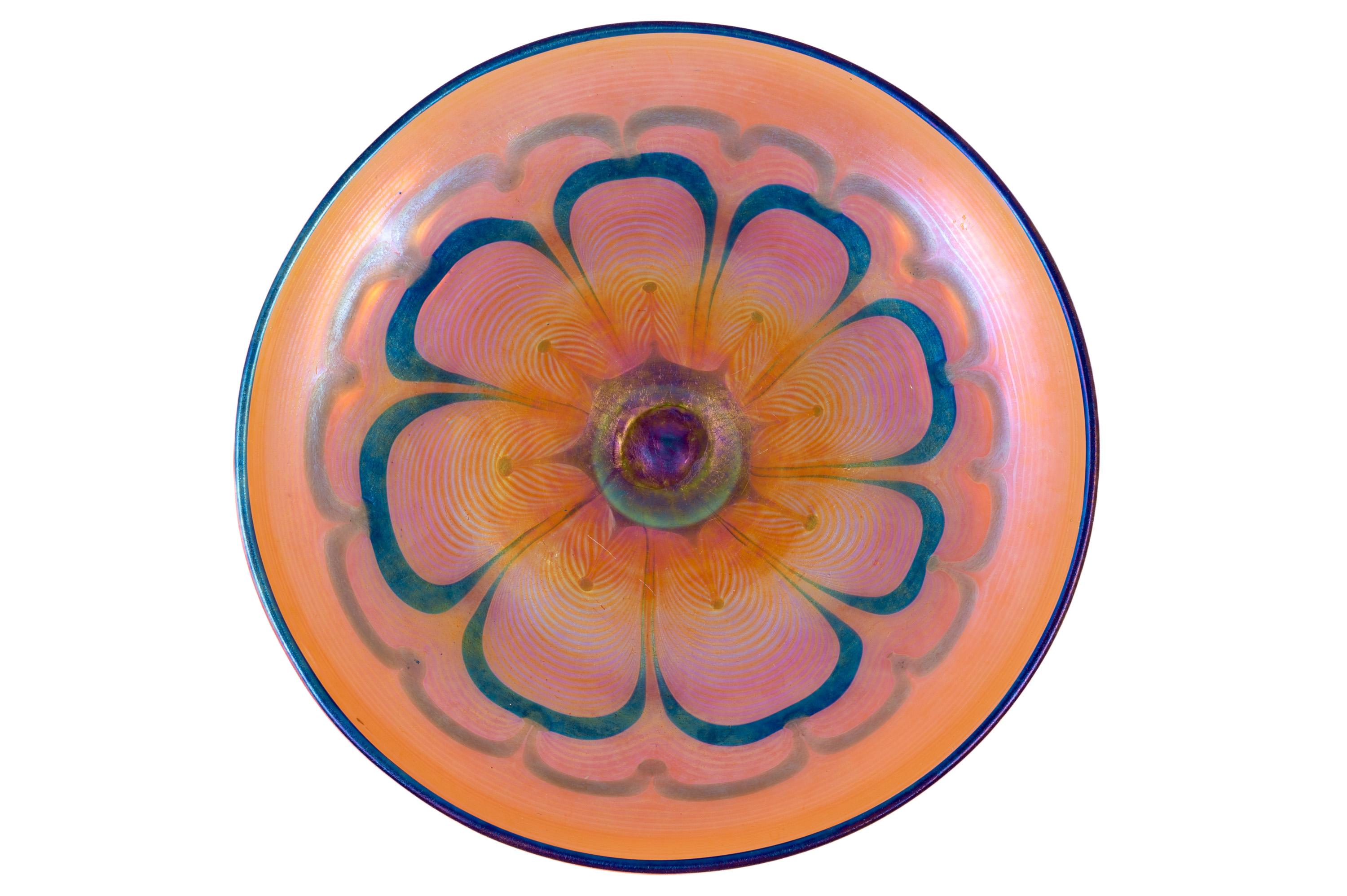 Austrian Jugendstil glass plate manufactured by Johann Loetz Witwe unidentified decoration, circa 1900
A special feature of the production line for the World Exhibition in Paris in 1900 were the designs of plates. With these objects, Loetz was not