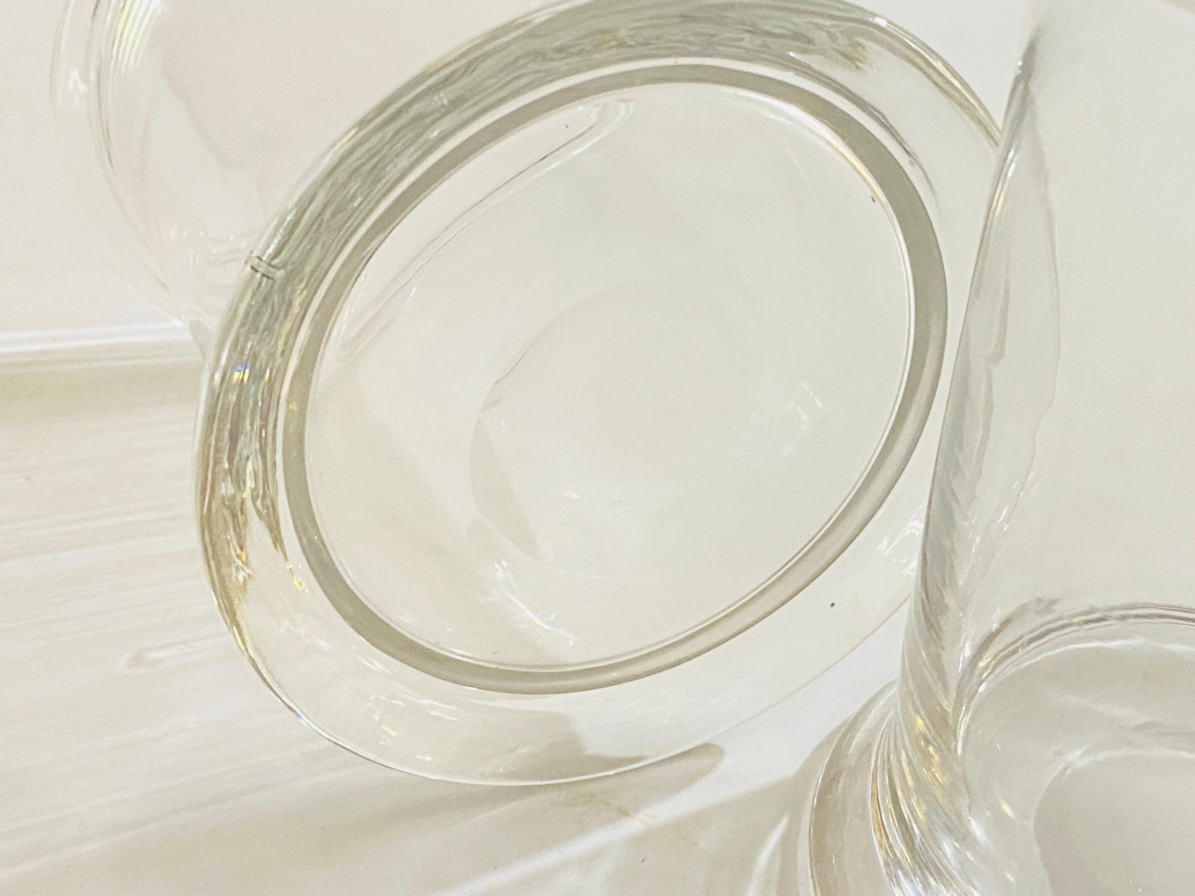 Glastopf mit Deckelschachtel oder Flasche, transparente Farbe, Frankreich um 1960 (Französisch) im Angebot