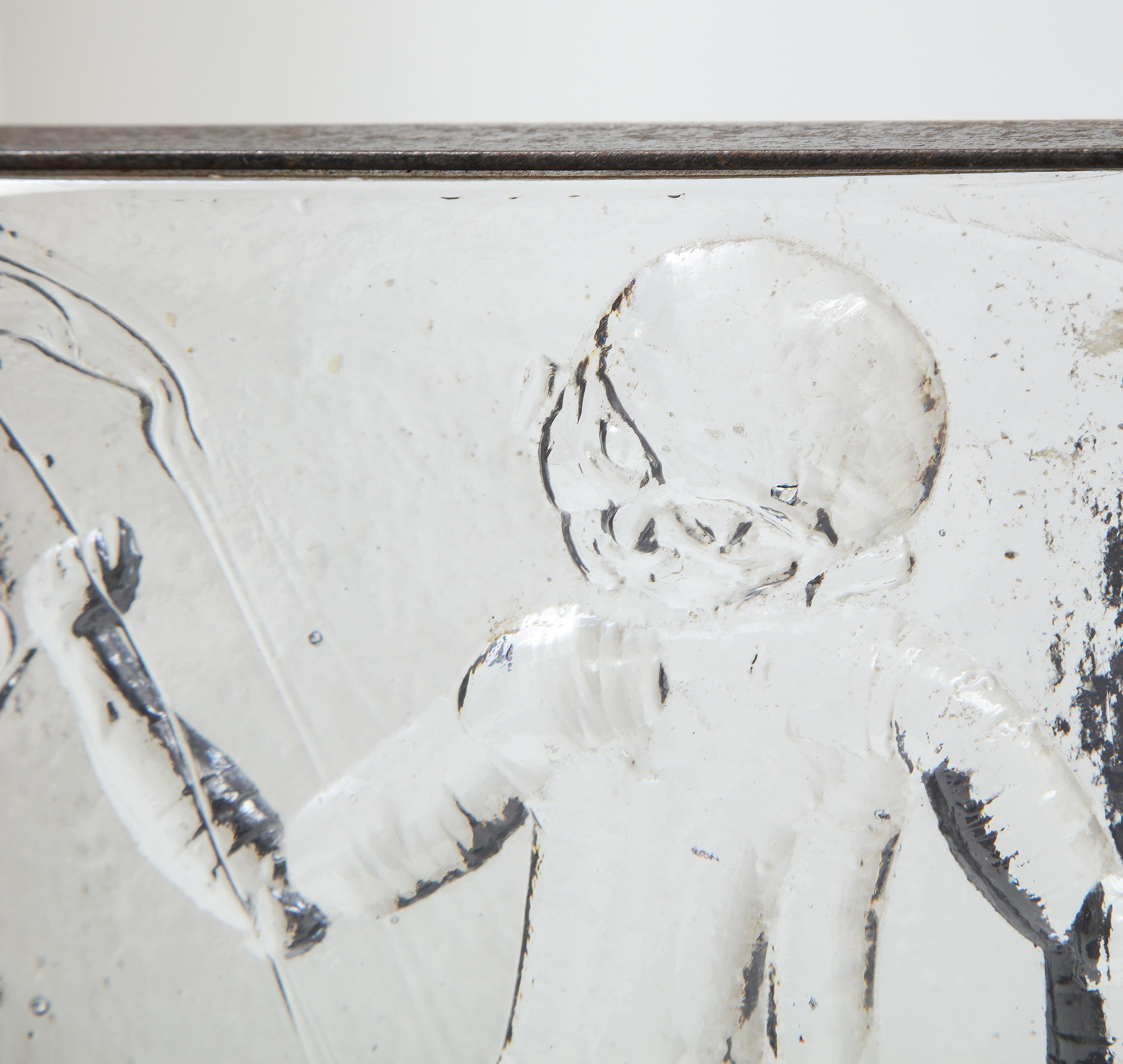 Escultura de niño en relieve de vidrio de Erik Hoglund para Kosta Boda en venta 3