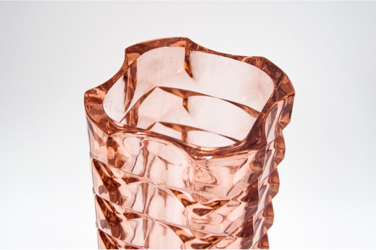 A rose-colored glass vase manufactured by Luminarc in France at the turn of the 1970s and 1980s.

Very good condition

Measures: Height 25cm, diameter 11.5cm.