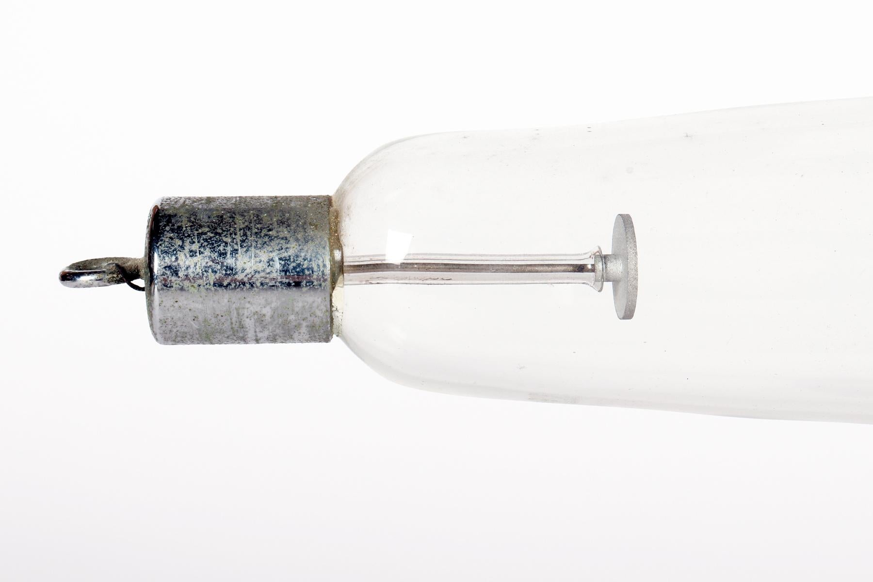 Glass scientific instrument: Crookes maltese cross tube, Italy 1900. For Sale 3