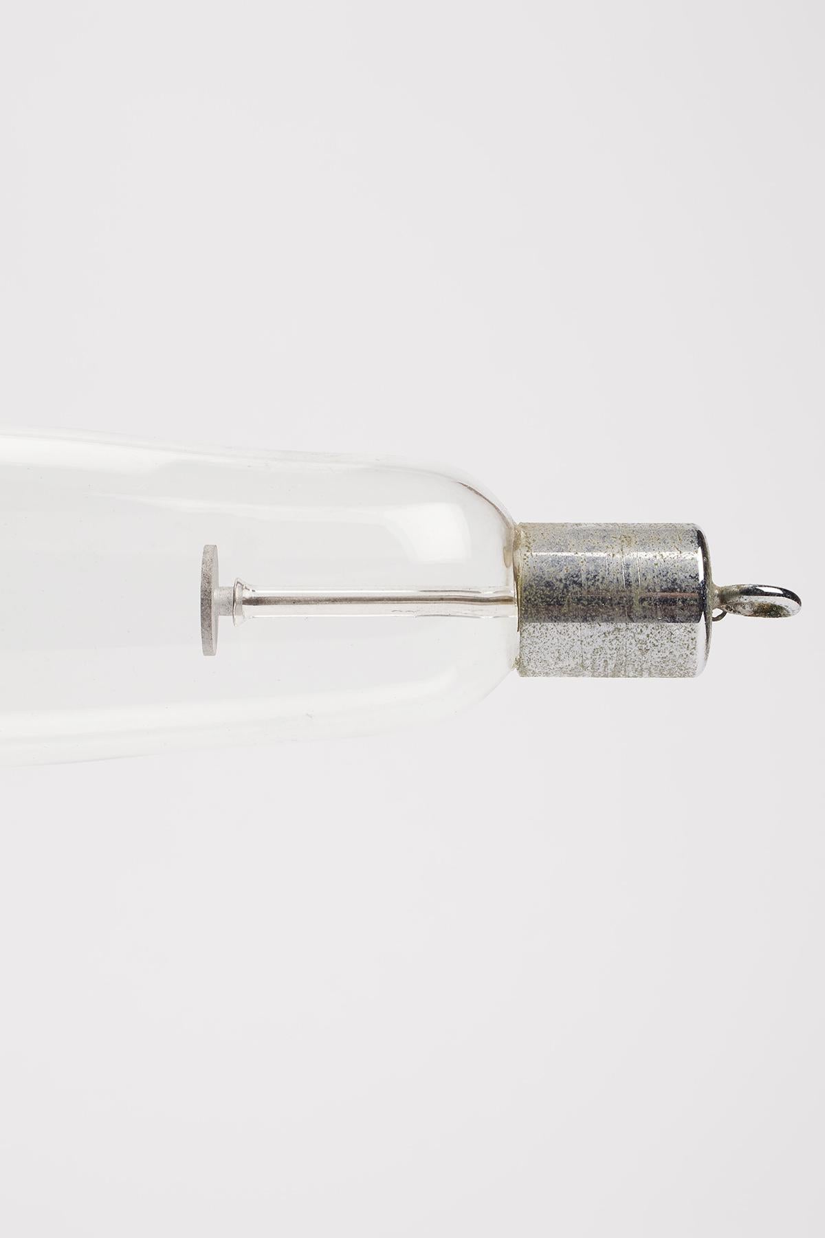 Italian Glass scientific instrument: Crookes maltese cross tube, Italy 1900. For Sale
