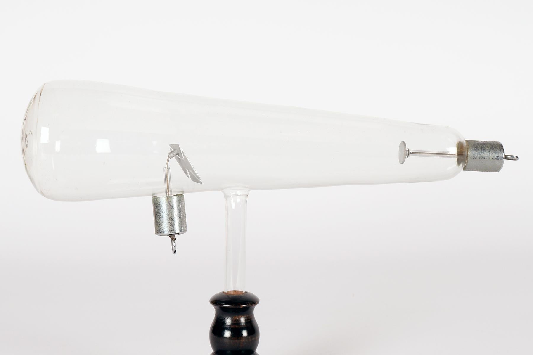 Blown Glass Glass scientific instrument: Crookes maltese cross tube, Italy 1900. For Sale