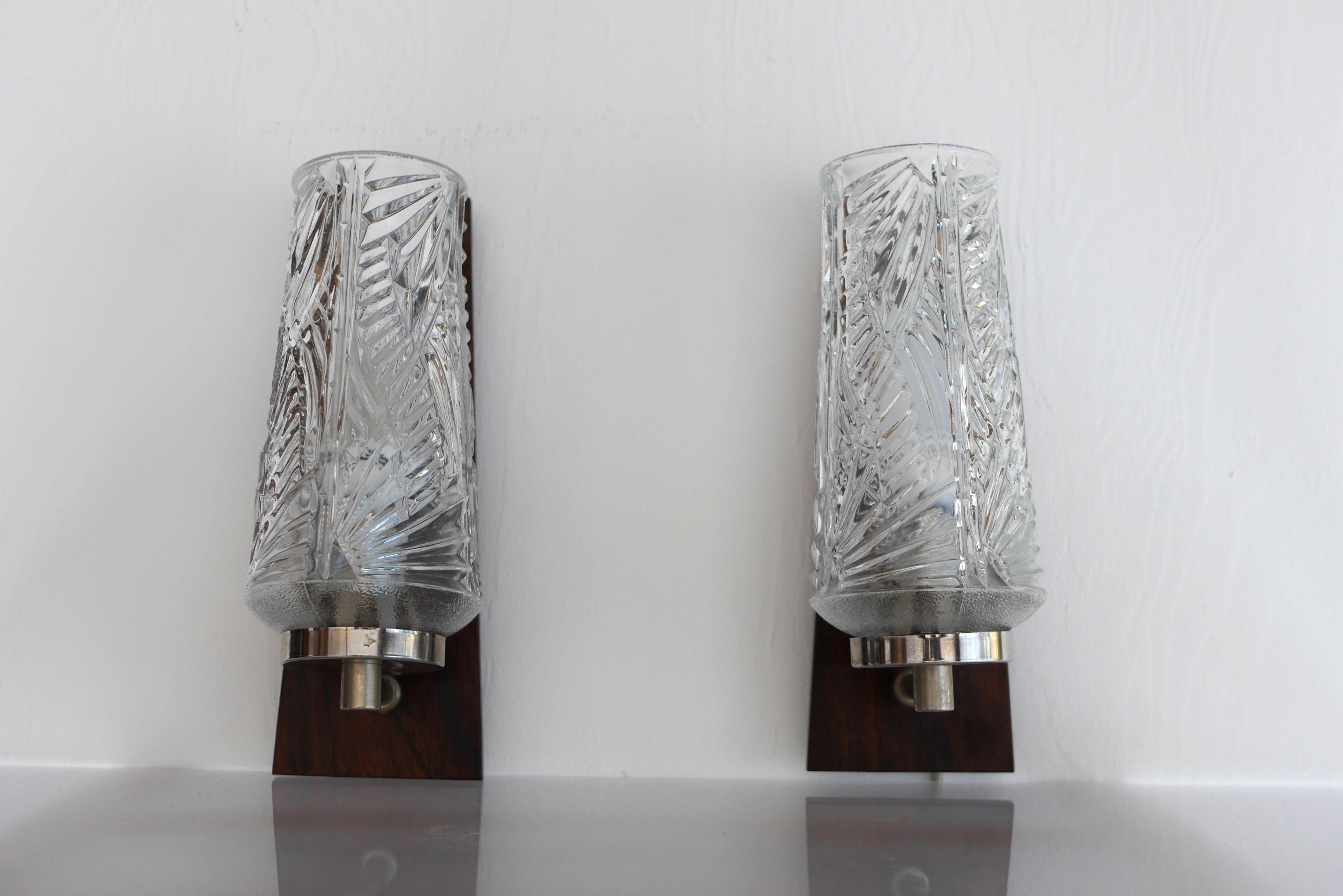 Glass sconces, Mid-century modern classic Scandinavian wall lights. For Sale 4
