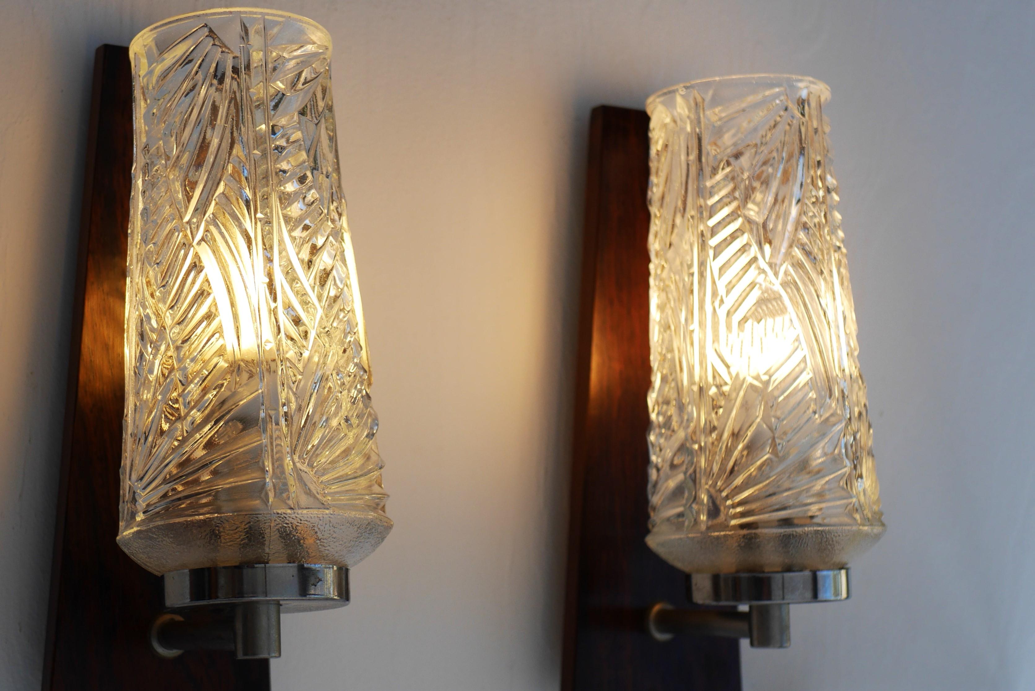 Glass sconces, Mid-century modern classic Scandinavian wall lights. For Sale 5