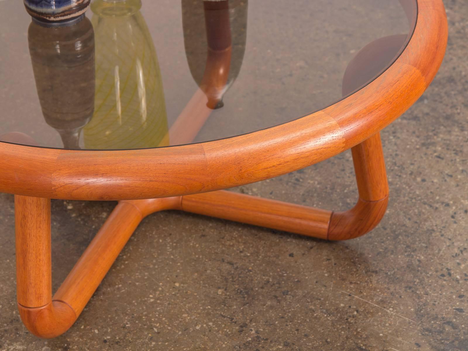 Glass Sculptural Coffee Table for Uldum 3