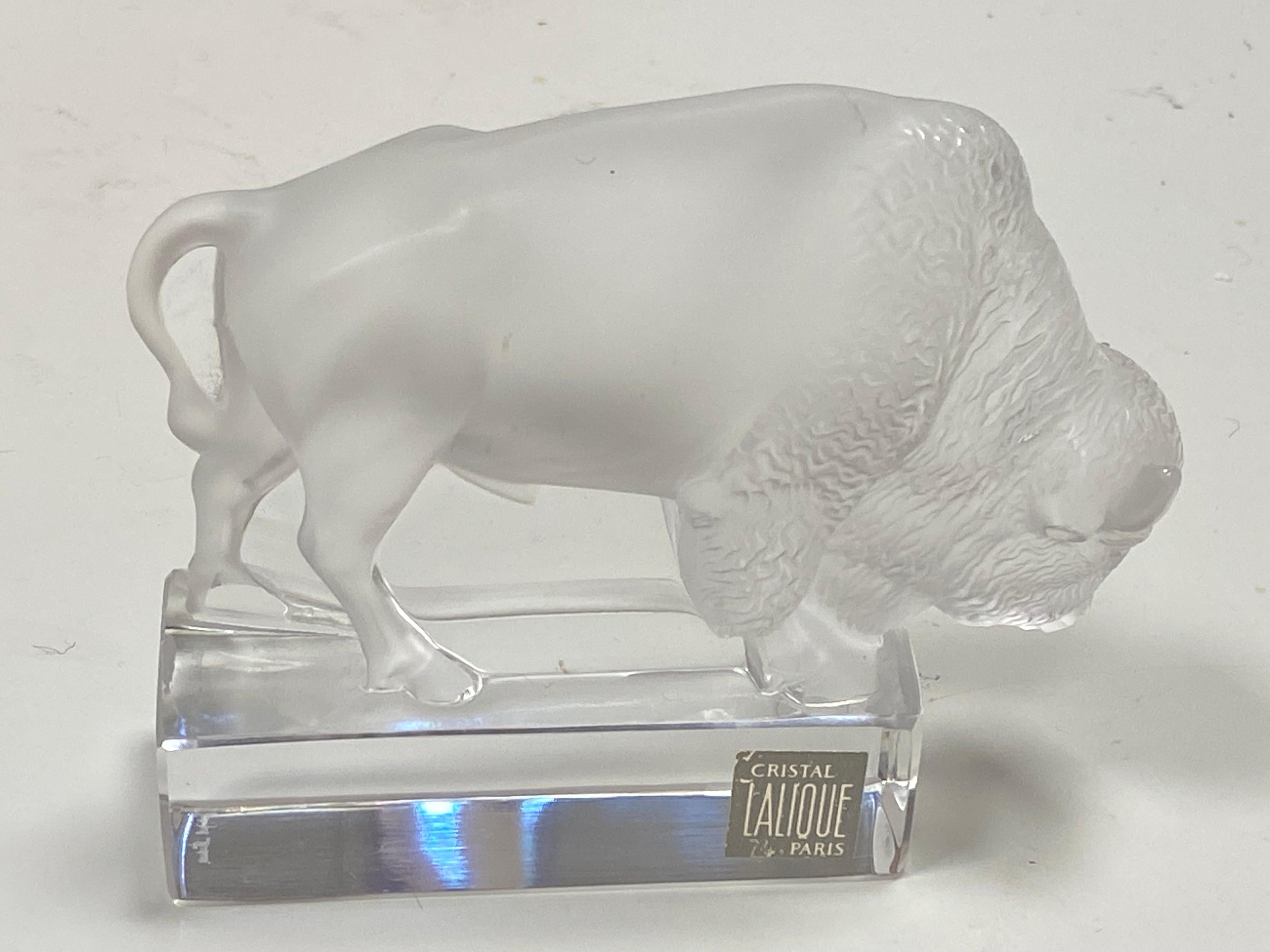 Presse-papiers de sculpture en verre «ison » de Lalique en vente 5