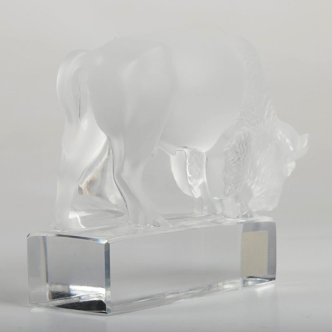 Art déco Presse-papiers de sculpture en verre «ison » de Lalique en vente
