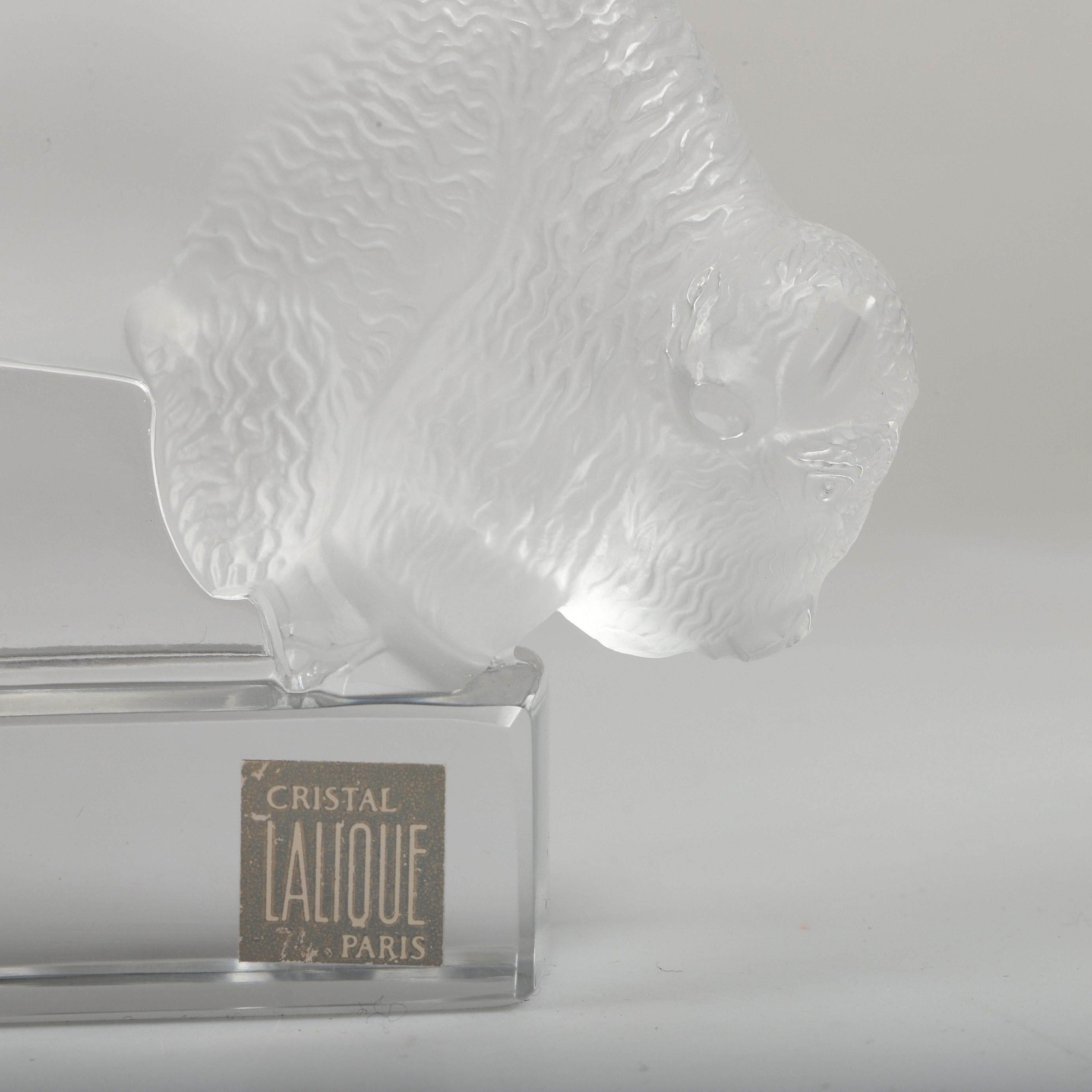 Presse-papiers de sculpture en verre «ison » de Lalique Bon état - En vente à Vienna, AT