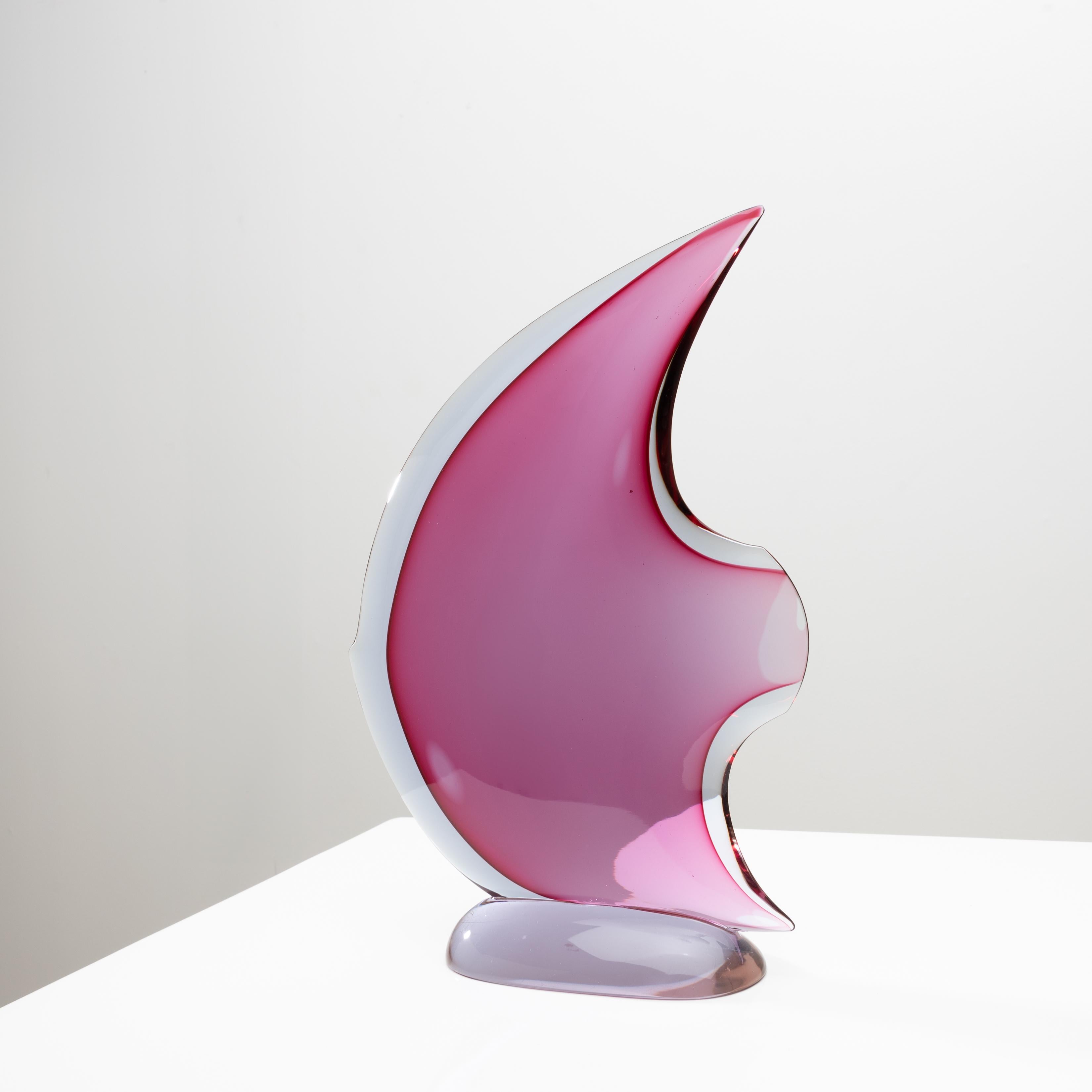 Sculpture en verre représentant un poisson stylisé de Mario Pinzoni en vente 3