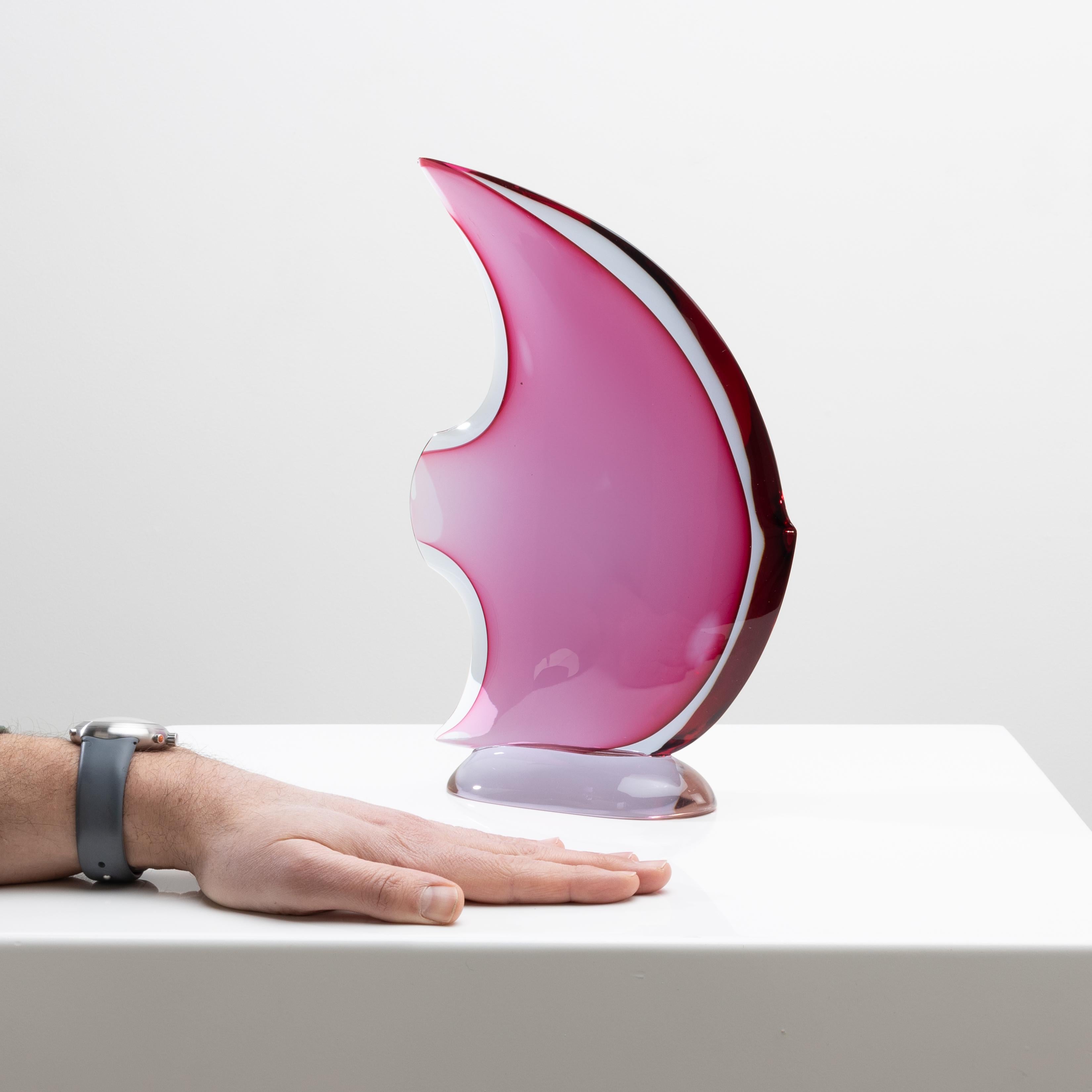 Sculpture en verre représentant un poisson stylisé de Mario Pinzoni en vente 4
