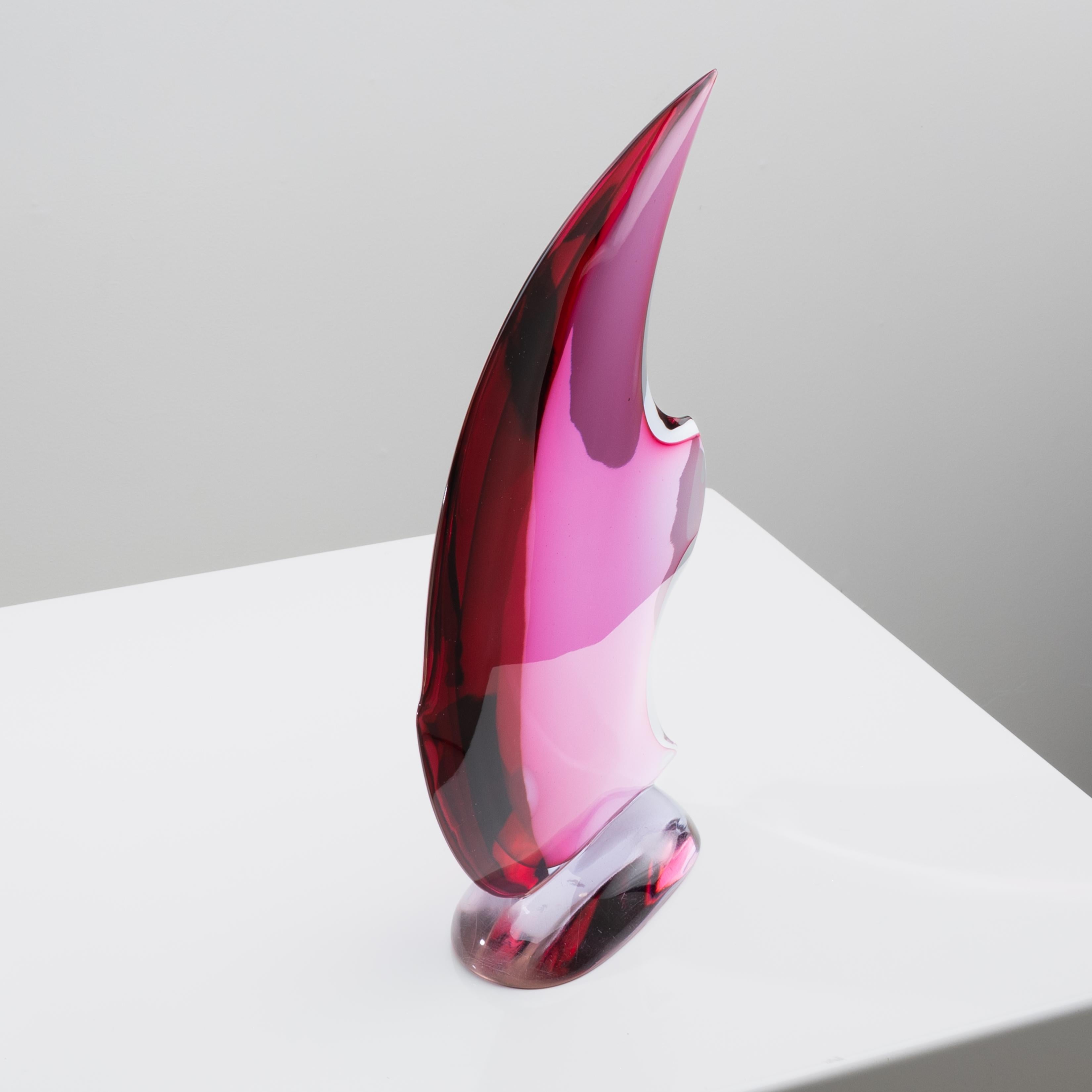Mid-Century Modern Sculpture en verre représentant un poisson stylisé de Mario Pinzoni en vente