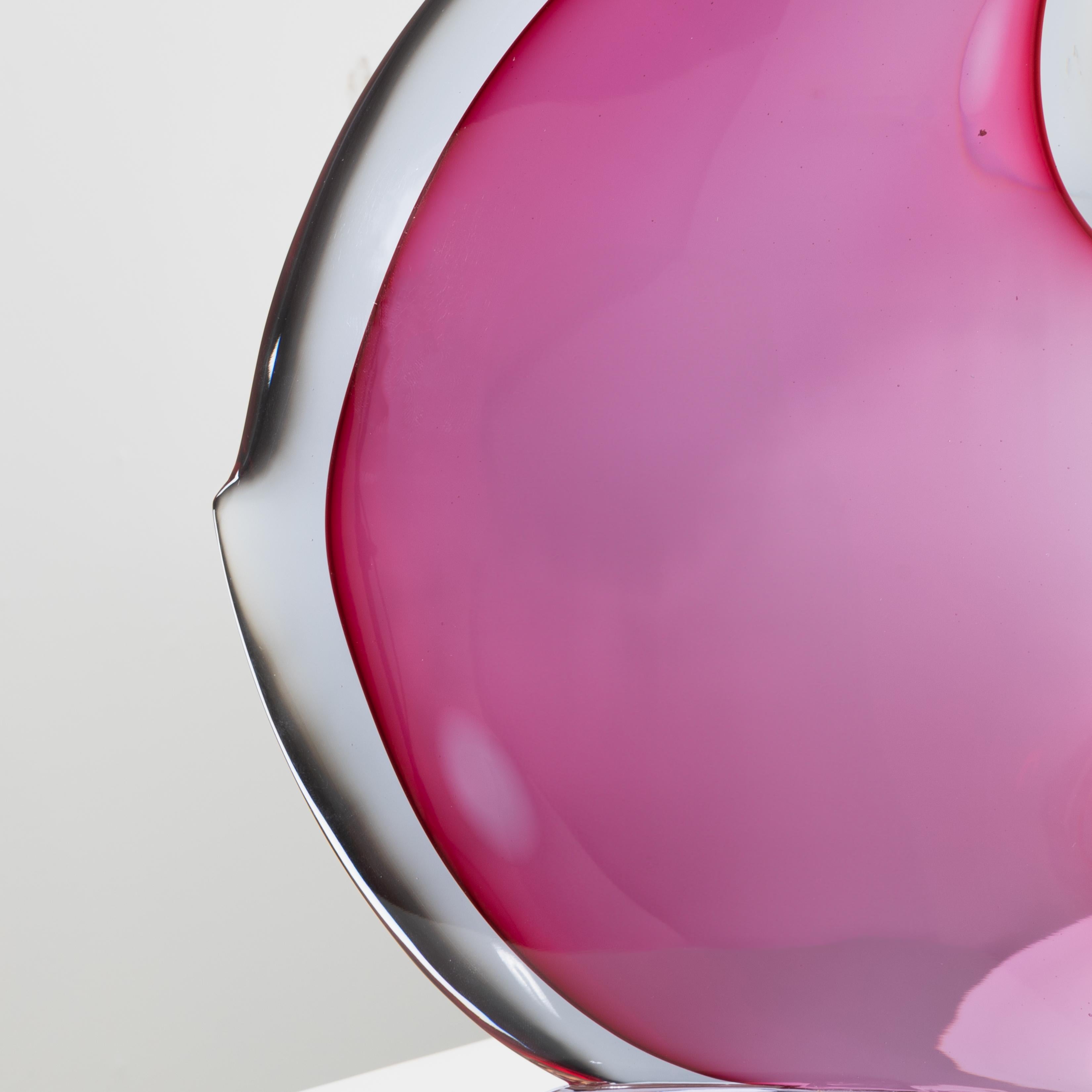 Verre d'art Sculpture en verre représentant un poisson stylisé de Mario Pinzoni en vente