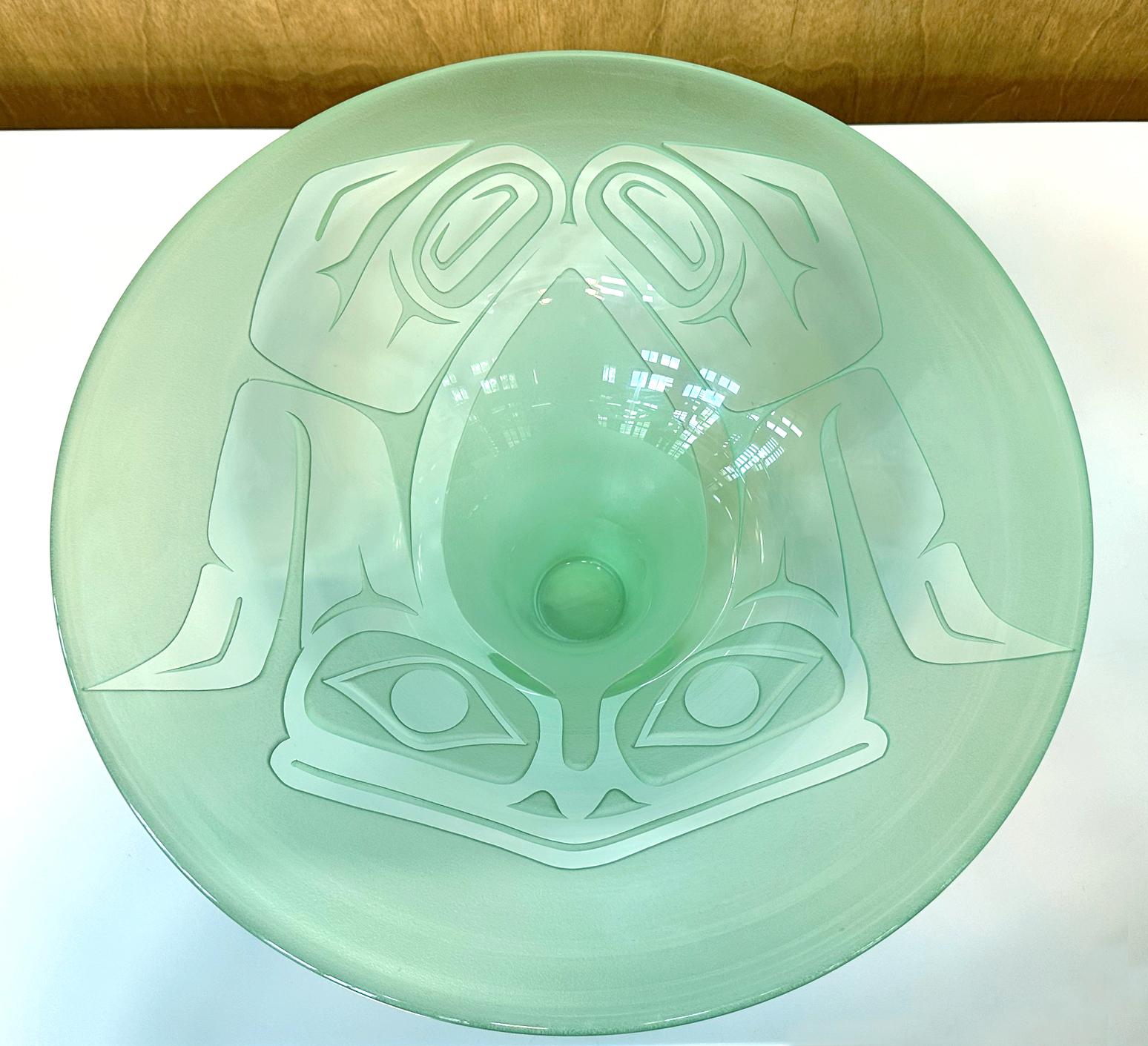 Vasija escultura de vidrio antigua de la serie Sombrero Tlingit, de Preston Singletary Estadounidense en venta