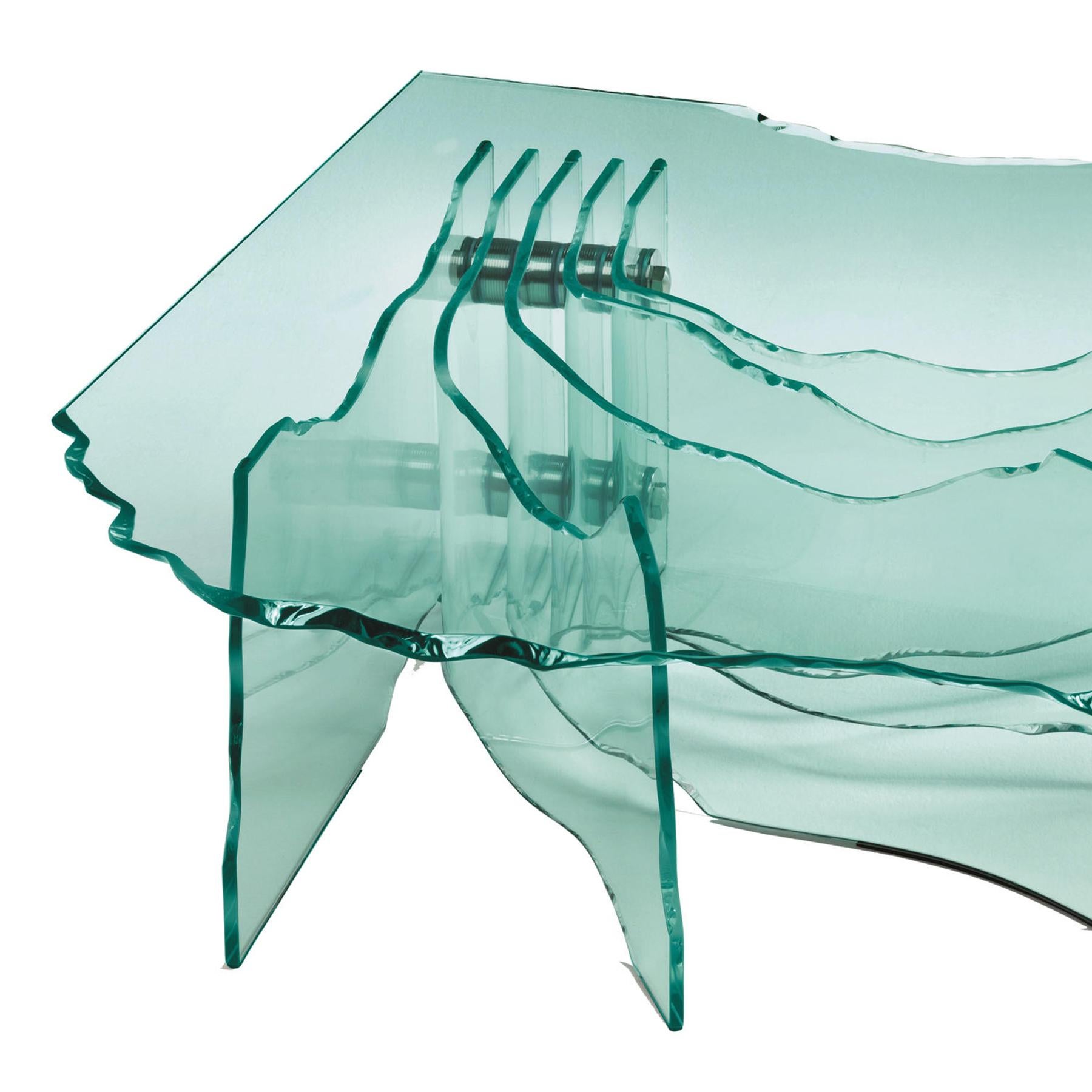 Coffee table glass sheets all in fused glass,
with fused glass top, 15mm thickness, hand-carved 
glass top with bevelled edge. With fused glass base,
12mm thickness, like glass sheets jointed with stainless
steel parts.