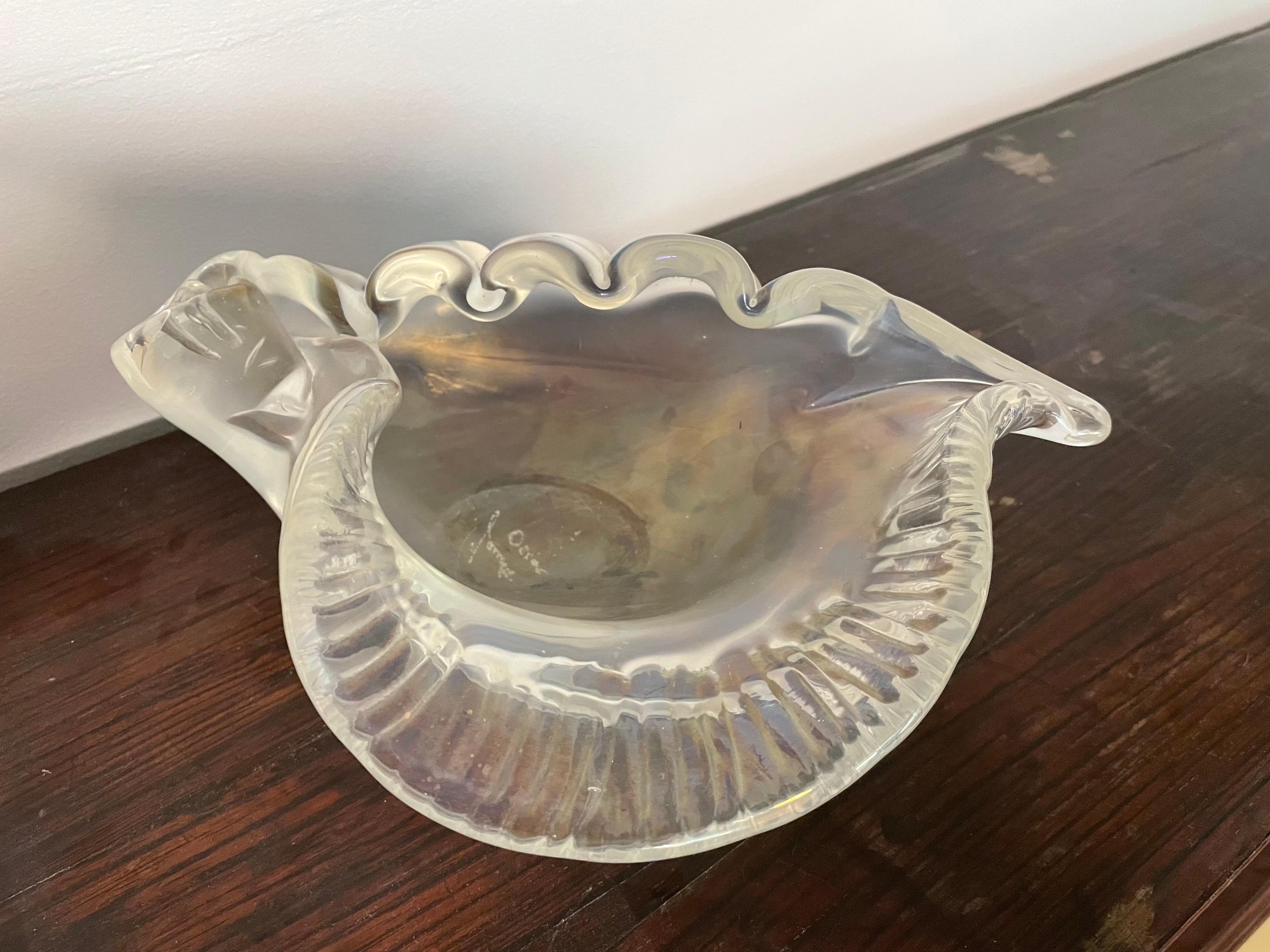 Ciotola conchiglia in vetro di Oscar Zanetti In condizioni buone in vendita a Richmond, VA