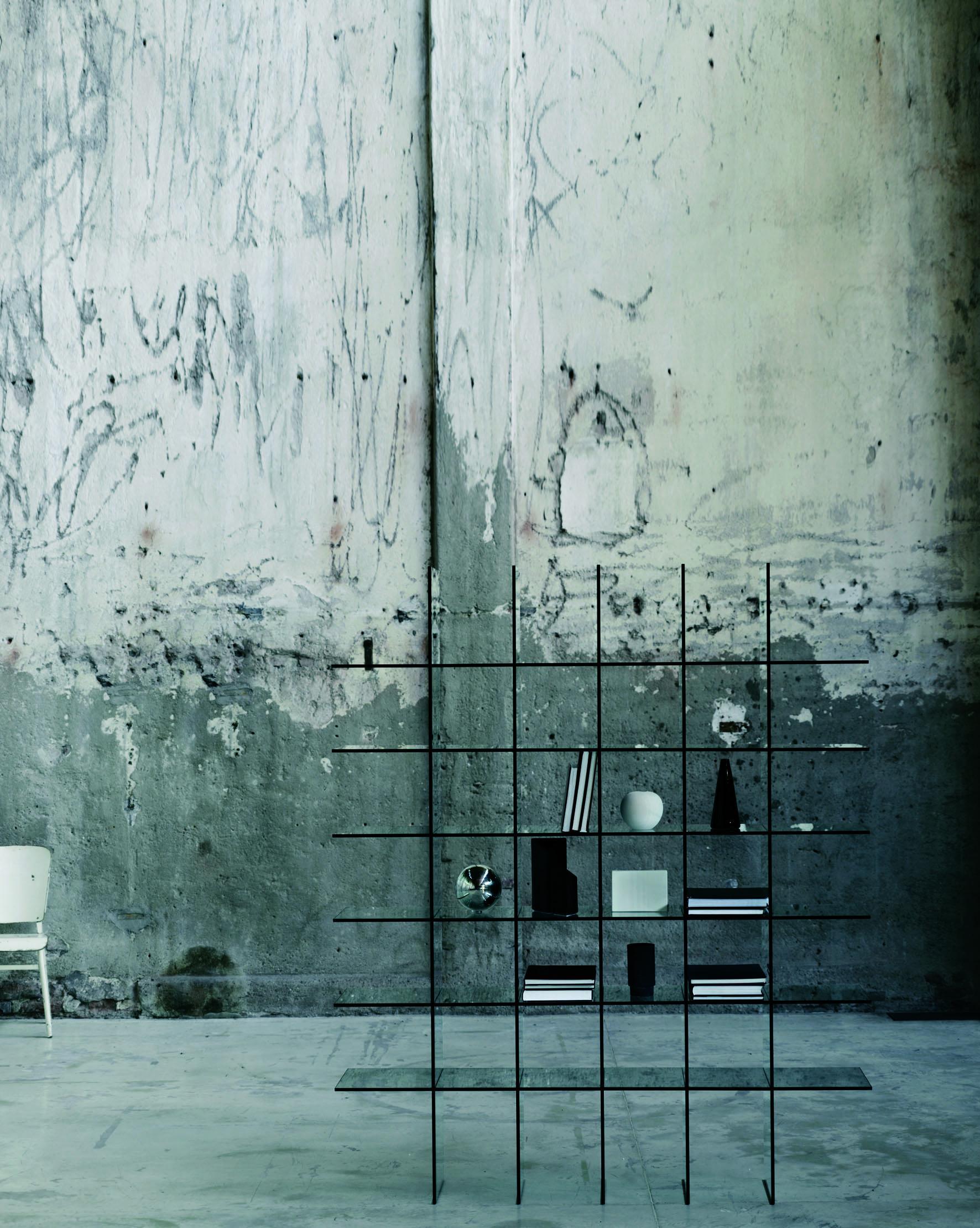 GLASS SHELVES #1 '1976', by Shiro Kuramata for Glas Italia In New Condition For Sale In Brooklyn, NY