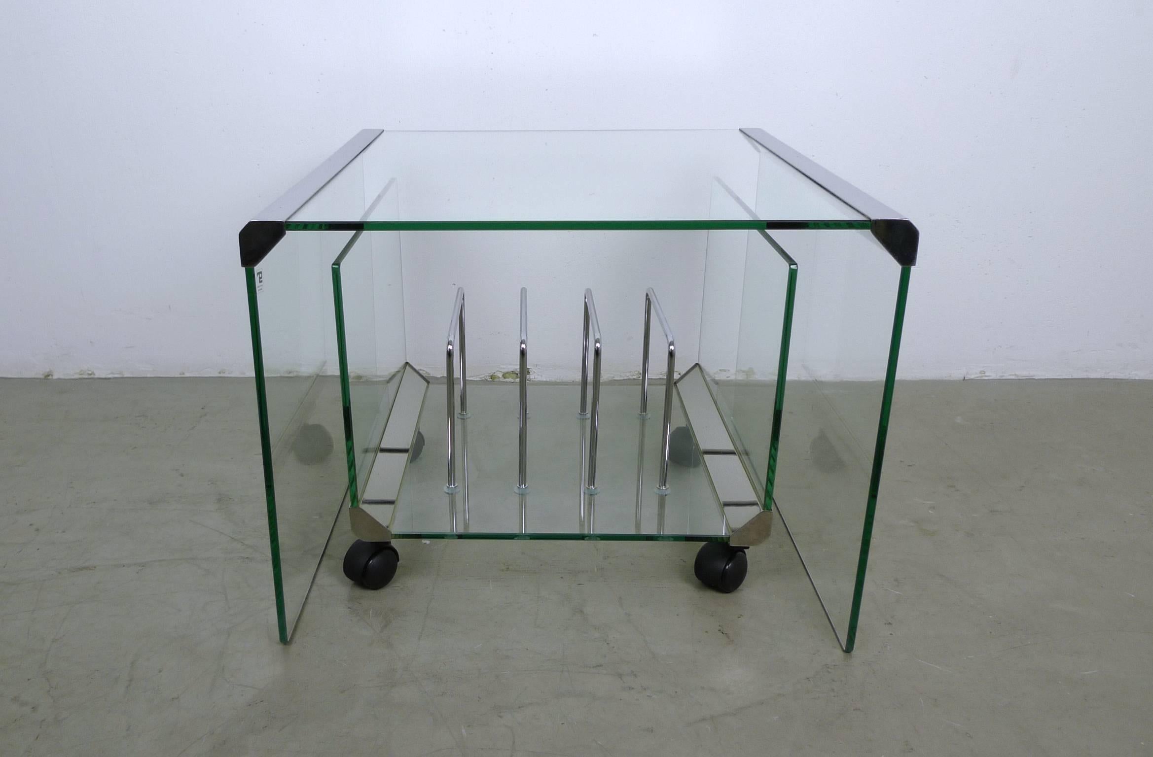 Glass Side Table with Magazine Rack from Galotti & Radice, Italy, 1970s In Good Condition In Berlin, DE