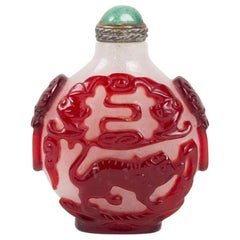 Glass Snuffbox Overlay White Opaque and Red Blood with Decoration of a Dragon
