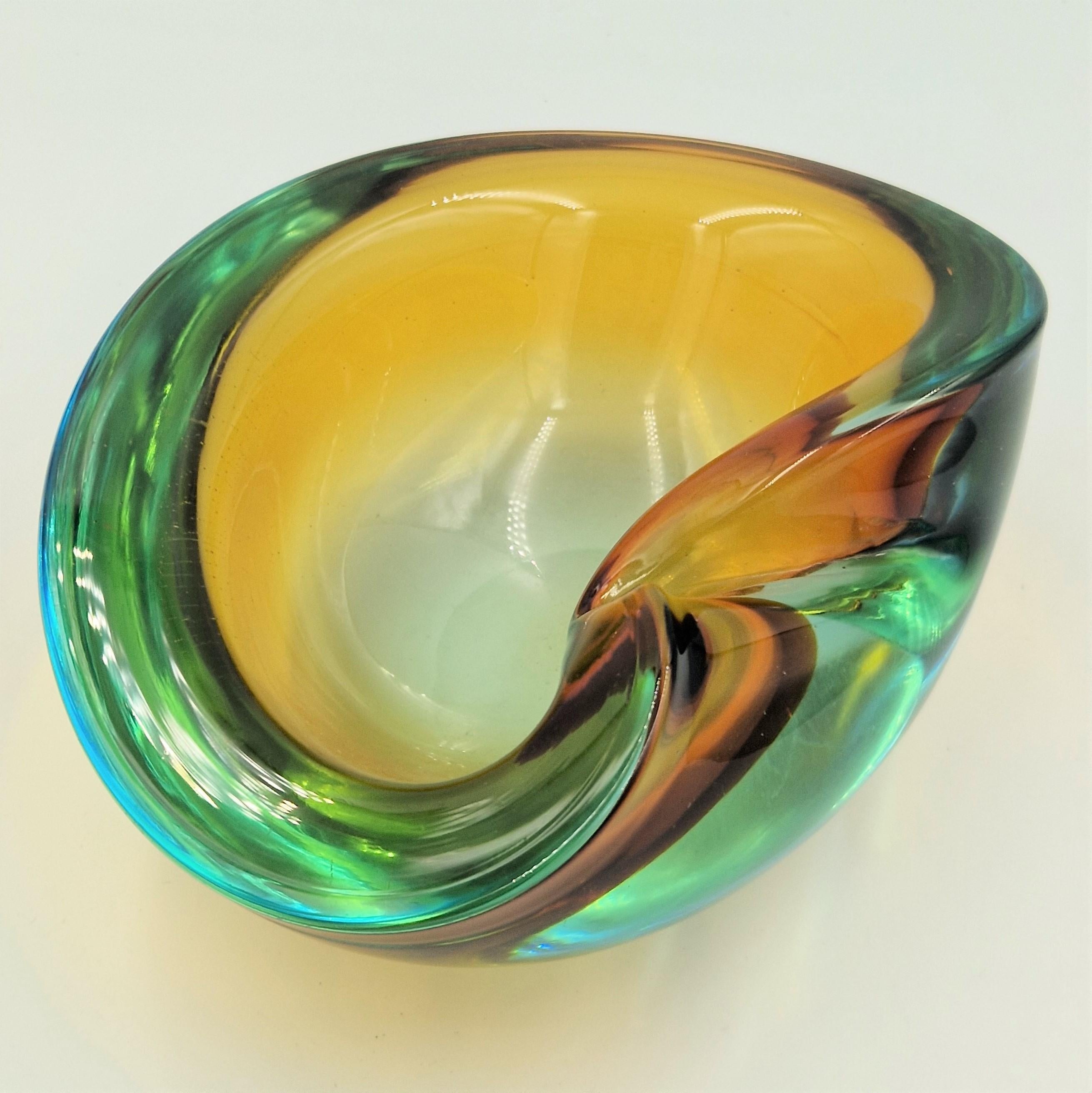 Mid-Century Modern Glass Sommerso Ashtray from MUrano Italy. 1950 - 1959 For Sale