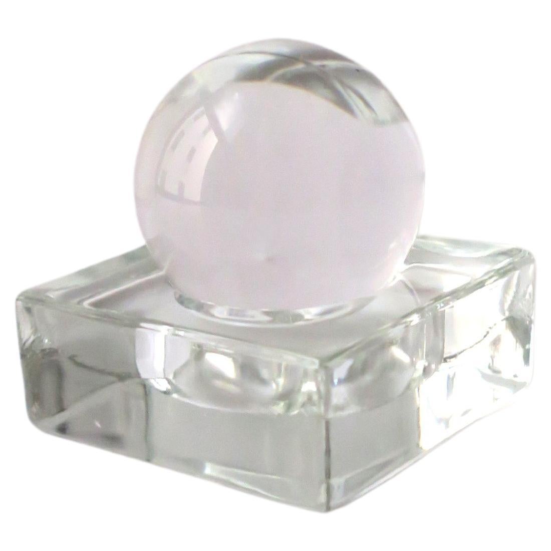 Sphère de verre  en vente