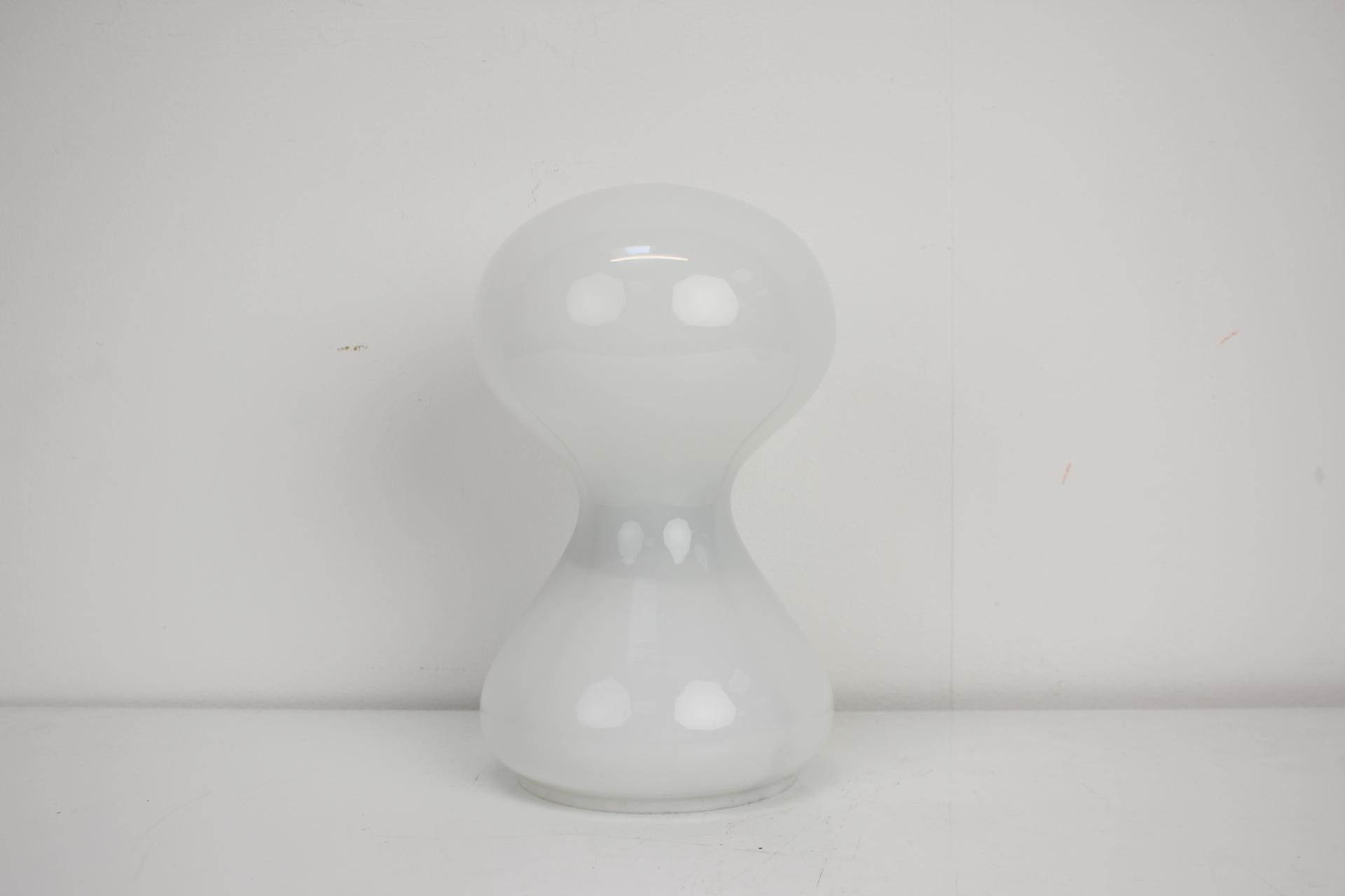 Made in Czechoslovakia by Ivan Jakes, in the 1970's.
Fully made out of glass.
In great condition, original, shows signs of use.
Fully functionally, ready to light up your room.
Cleaned, repolished.


