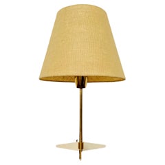 Lámpara de mesa de latón