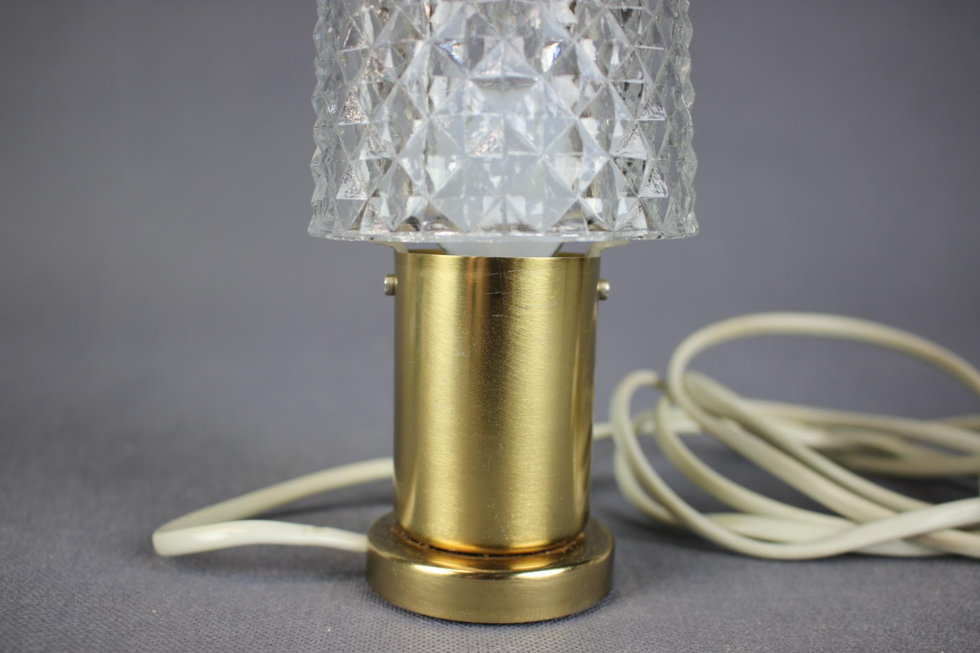 Tischlampe aus Glasglas von Kamenicky Senov, Tschechoslowakei, 1970er Jahre im Zustand „Gut“ im Angebot in Praha, CZ