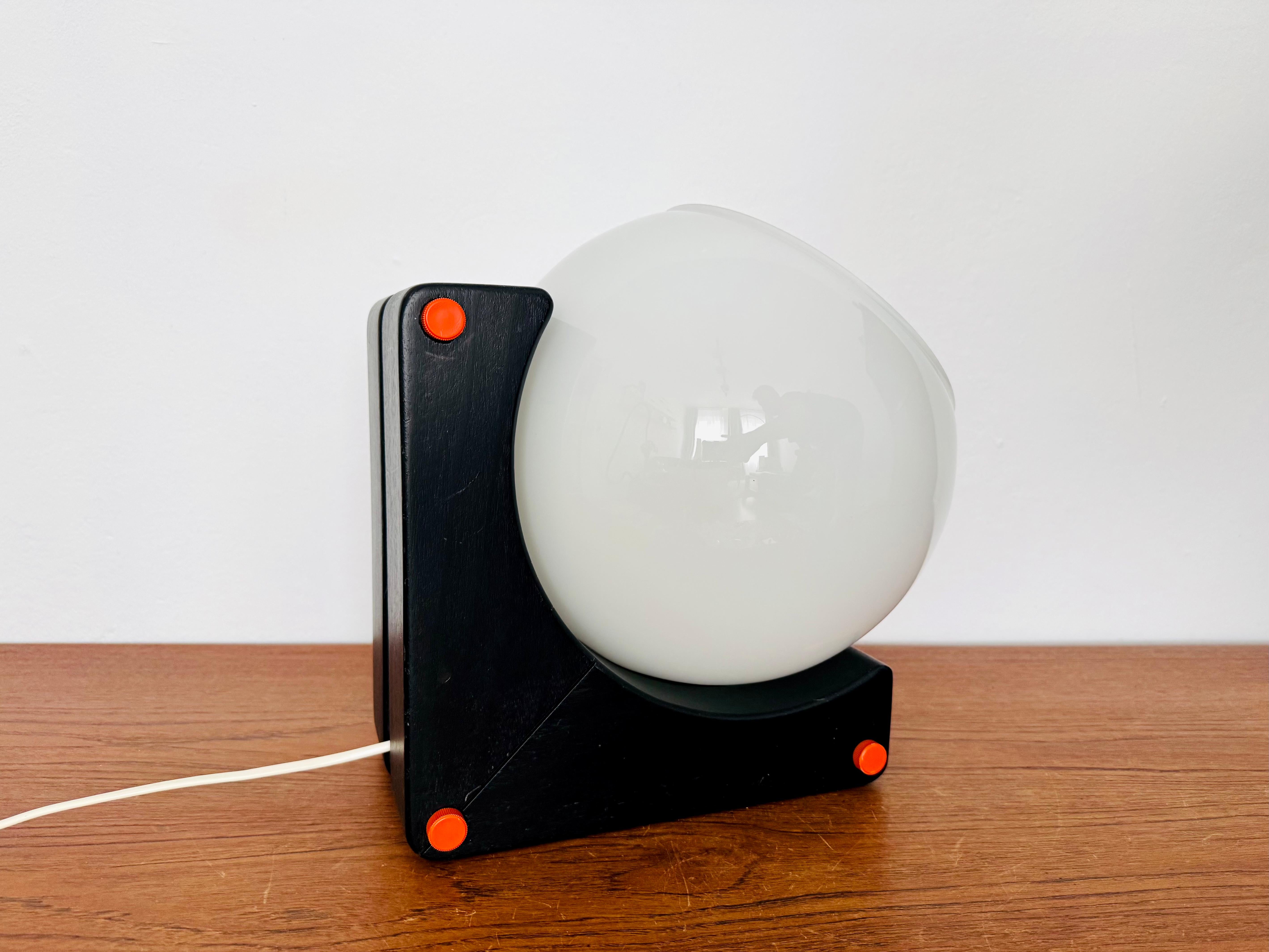 Suisse Lampe de table en verre par Temde en vente