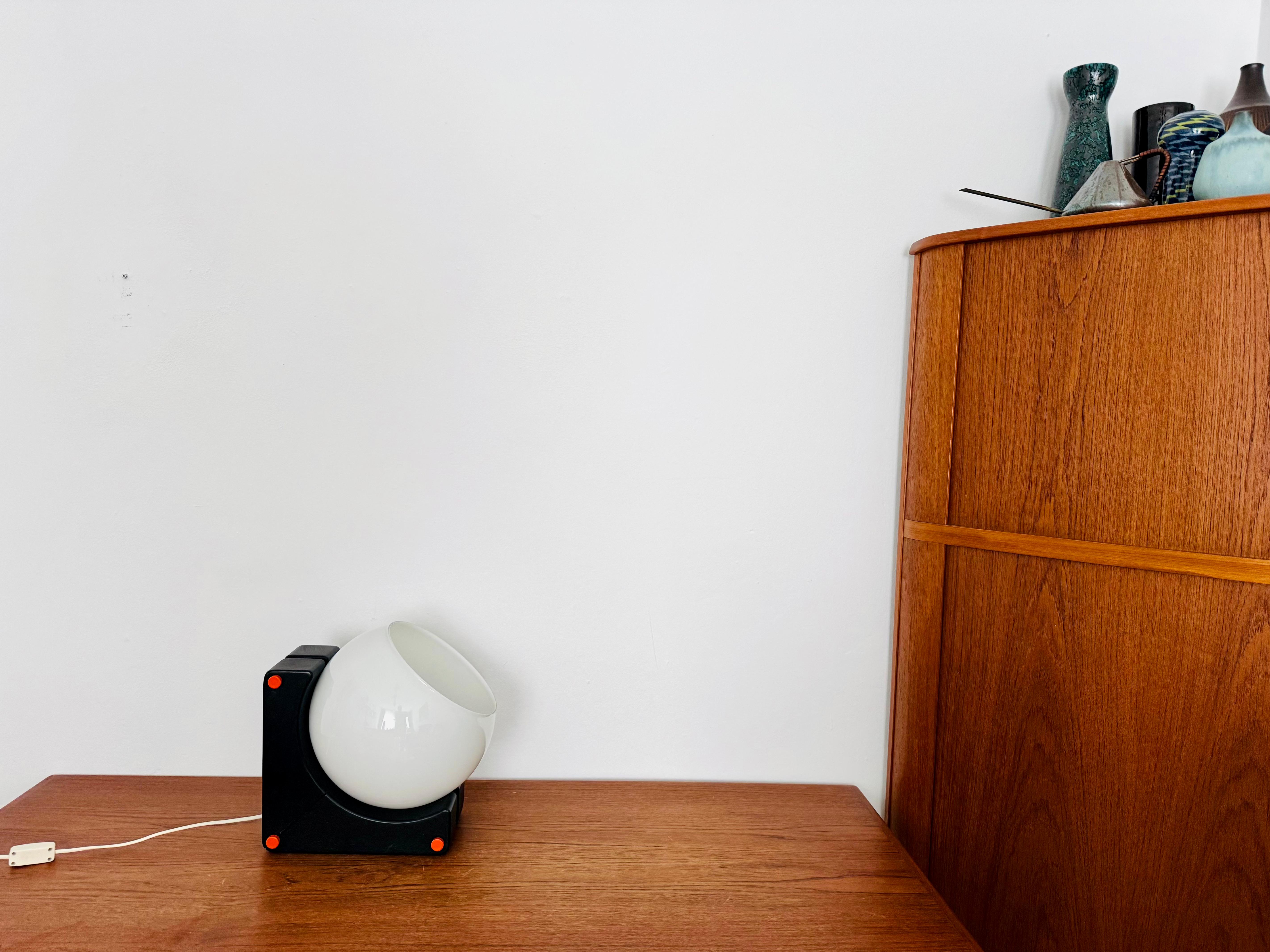 Verre opalin Lampe de table en verre par Temde en vente