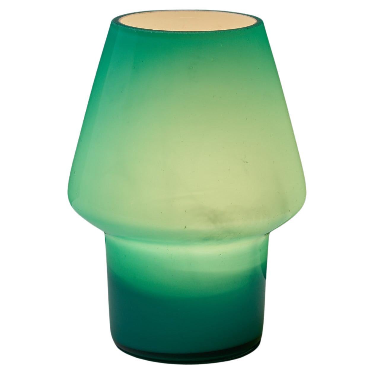 Lampe de table en verre par Uno & Östen Kristiansson pour Luxus Vittsjö, Suède, années 1970 en vente