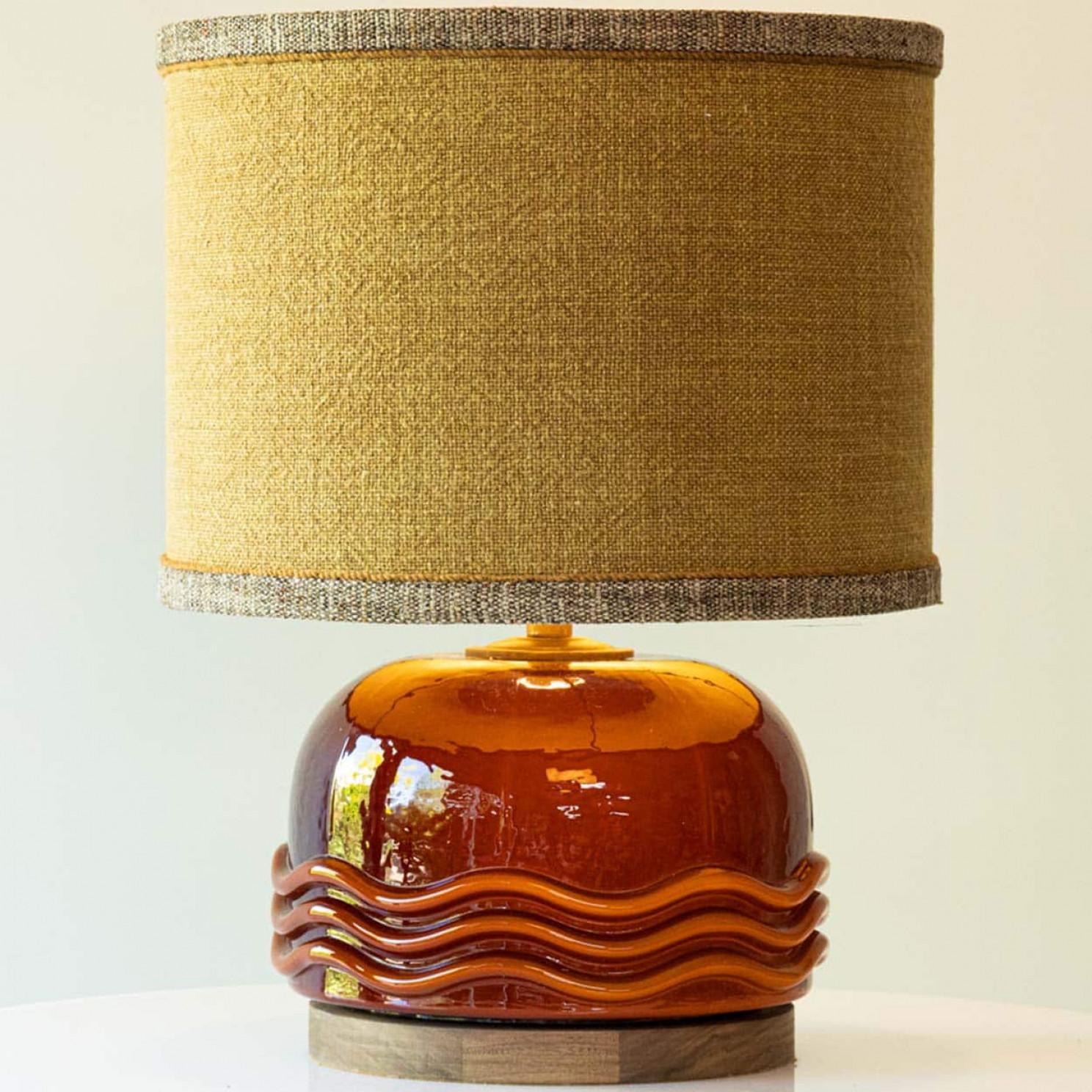 Glass Table Lamp Camel Brown With Walnut Base, New Silk Lampshade by R. Houben Francés en venta
