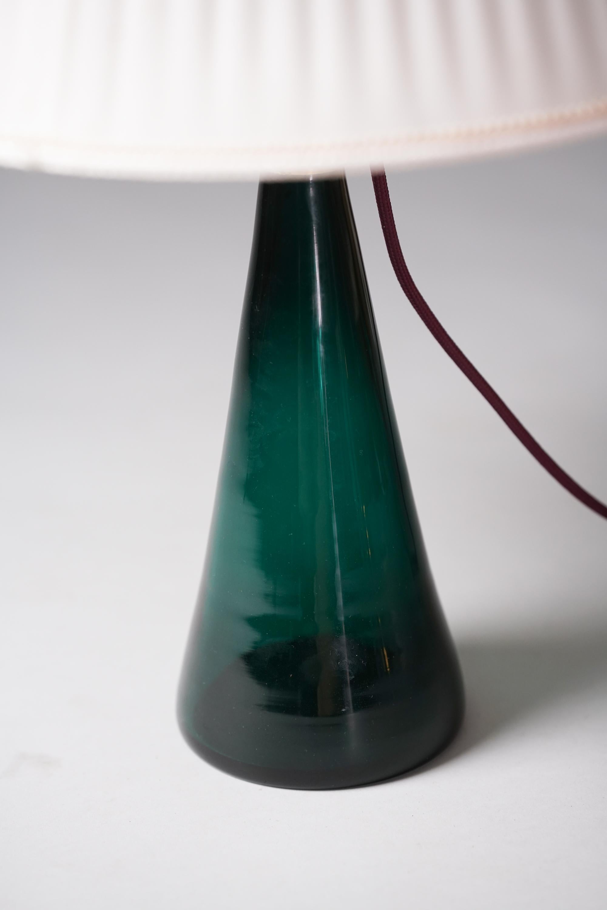 Mid-20th Century Glass Table Lamp, Gunnel Nyman, Idman Oy, 1940/1950s For Sale