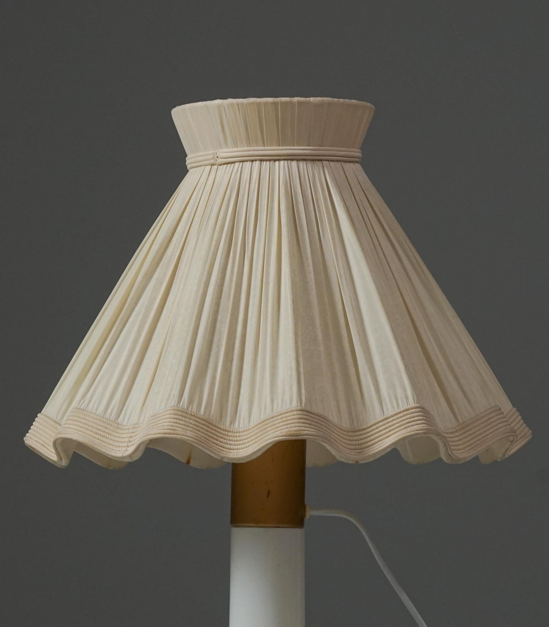Finlandese Lampada da tavolo in vetro, Lisa Johansson-Pape, Orno Oy, anni '1960 in vendita