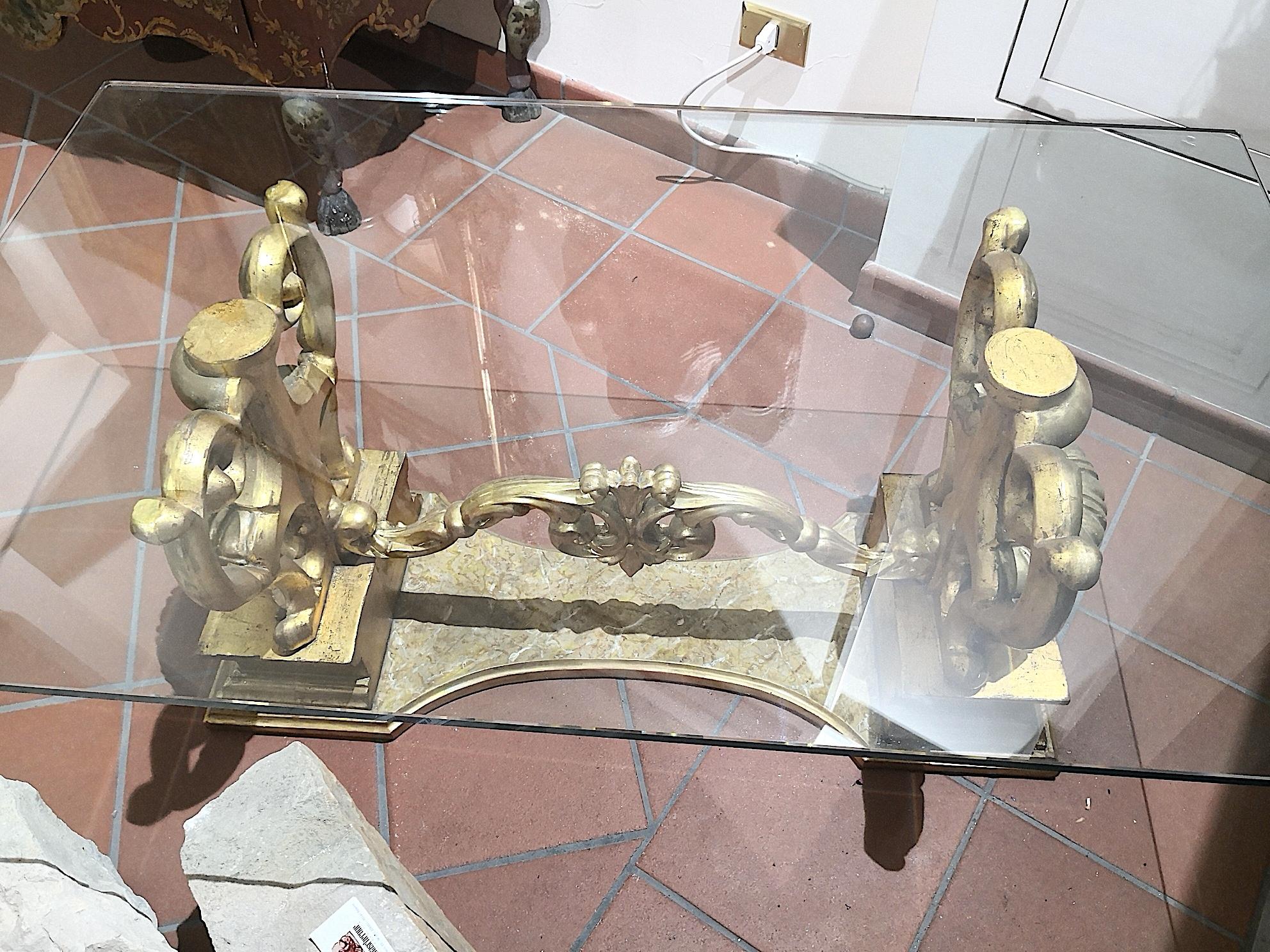 Glass Top Coffee Table of Late 18th Century Sicilian Italian Giltwood Ornaments 6