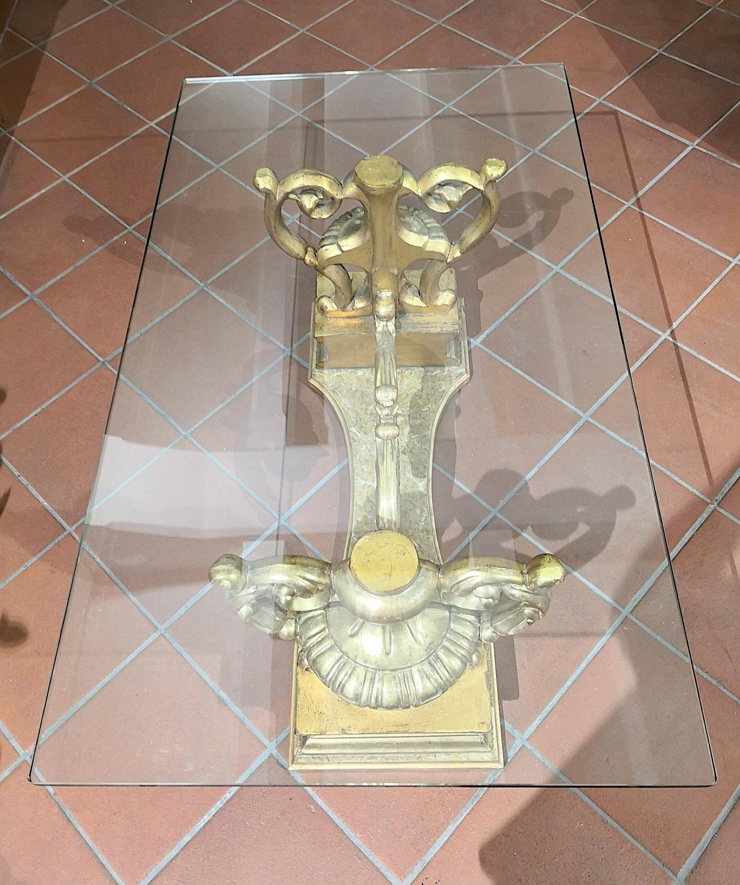 Table basse à plateau en verre de la fin du XVIIIe siècle:: ornements italiens en bois doré de Sicile 9