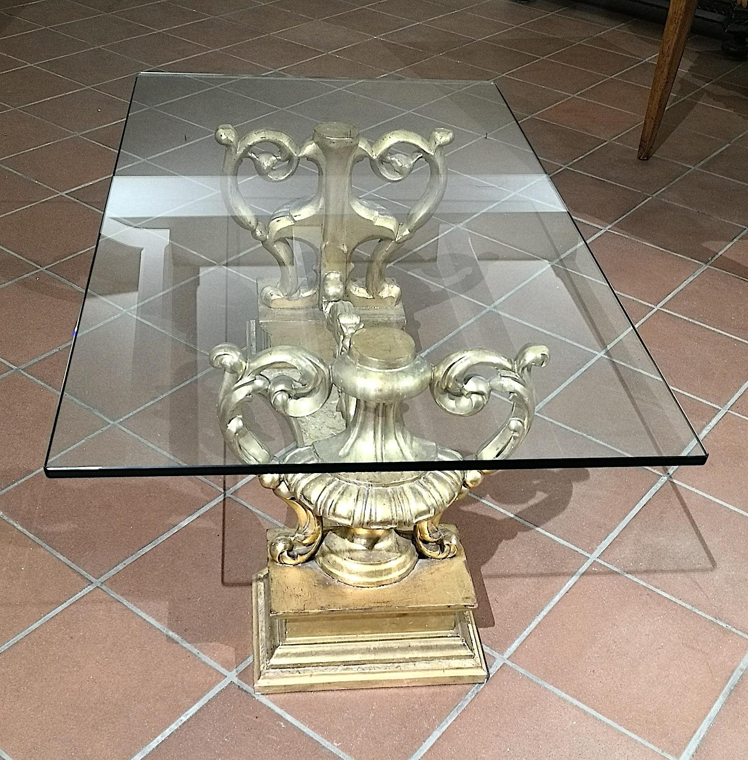 Table basse à plateau en verre de la fin du XVIIIe siècle:: ornements italiens en bois doré de Sicile 11
