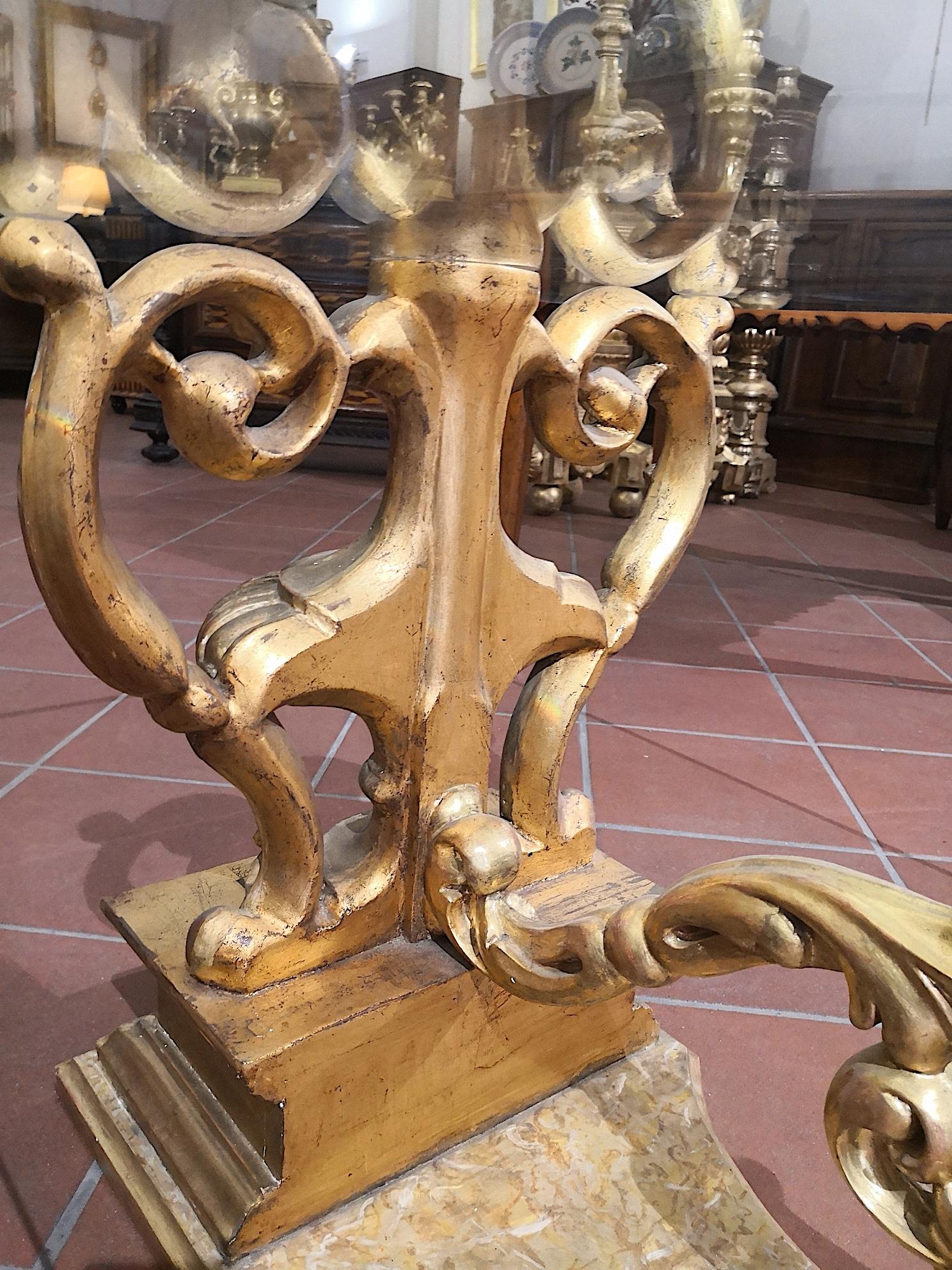 Table basse à plateau en verre de la fin du XVIIIe siècle:: ornements italiens en bois doré de Sicile 14