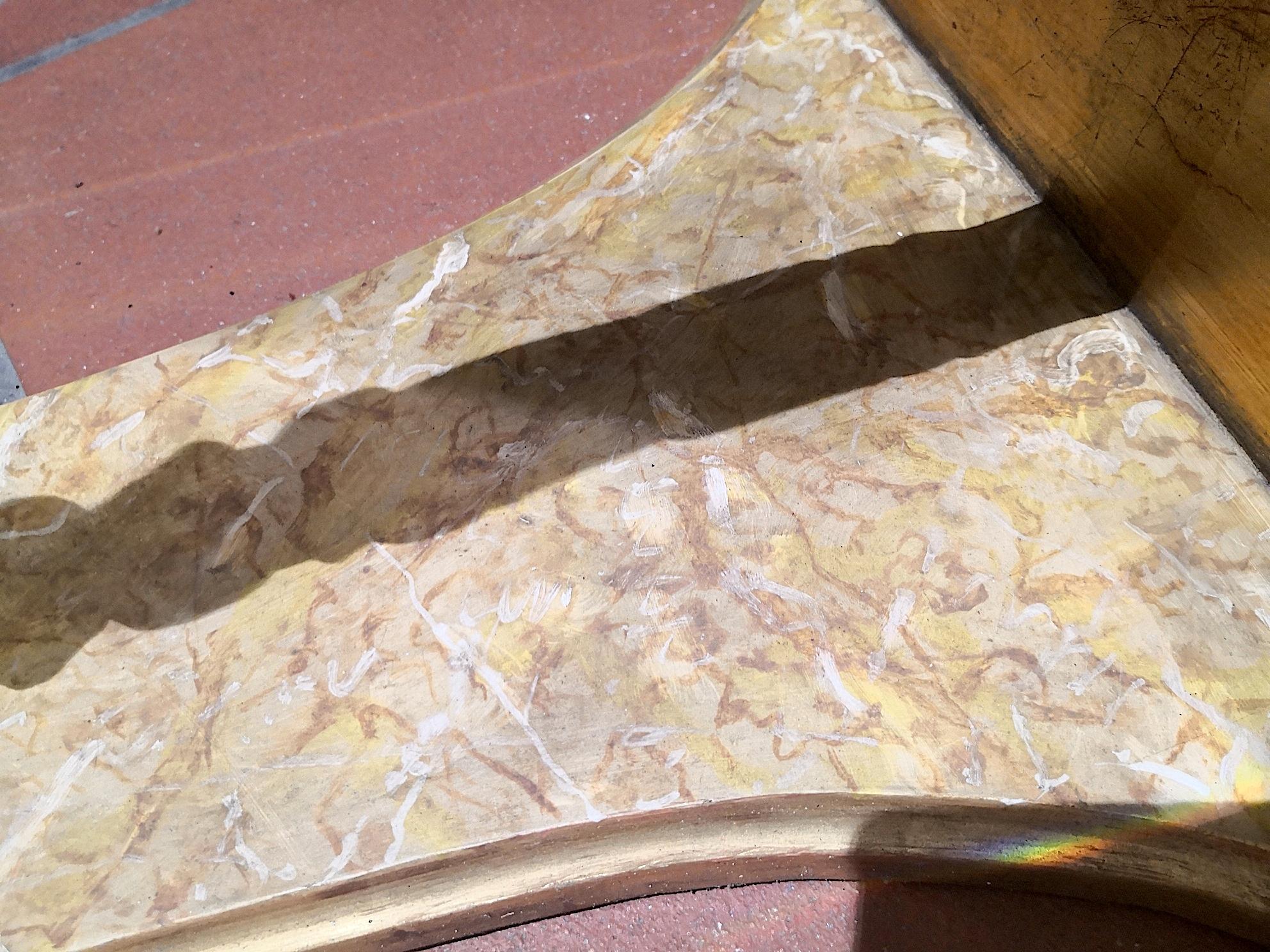 Table basse à plateau en verre de la fin du XVIIIe siècle:: ornements italiens en bois doré de Sicile 3
