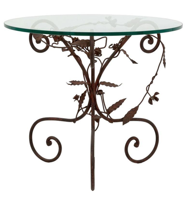 Table d'appoint en fer forgé rouge feuillagé Bon état - En vente à Astoria, NY