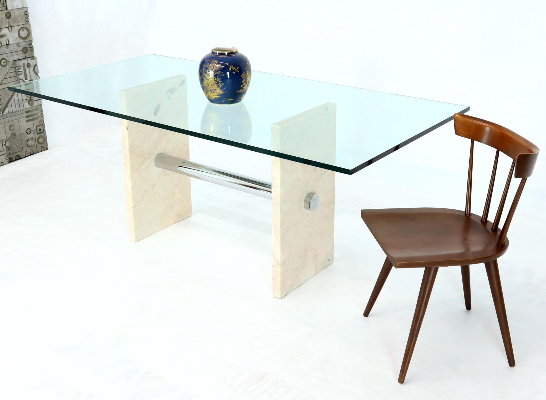 Table de conférence rectangulaire pour salle à manger avec plateau en verre, base en marbre et chrome en vente 4