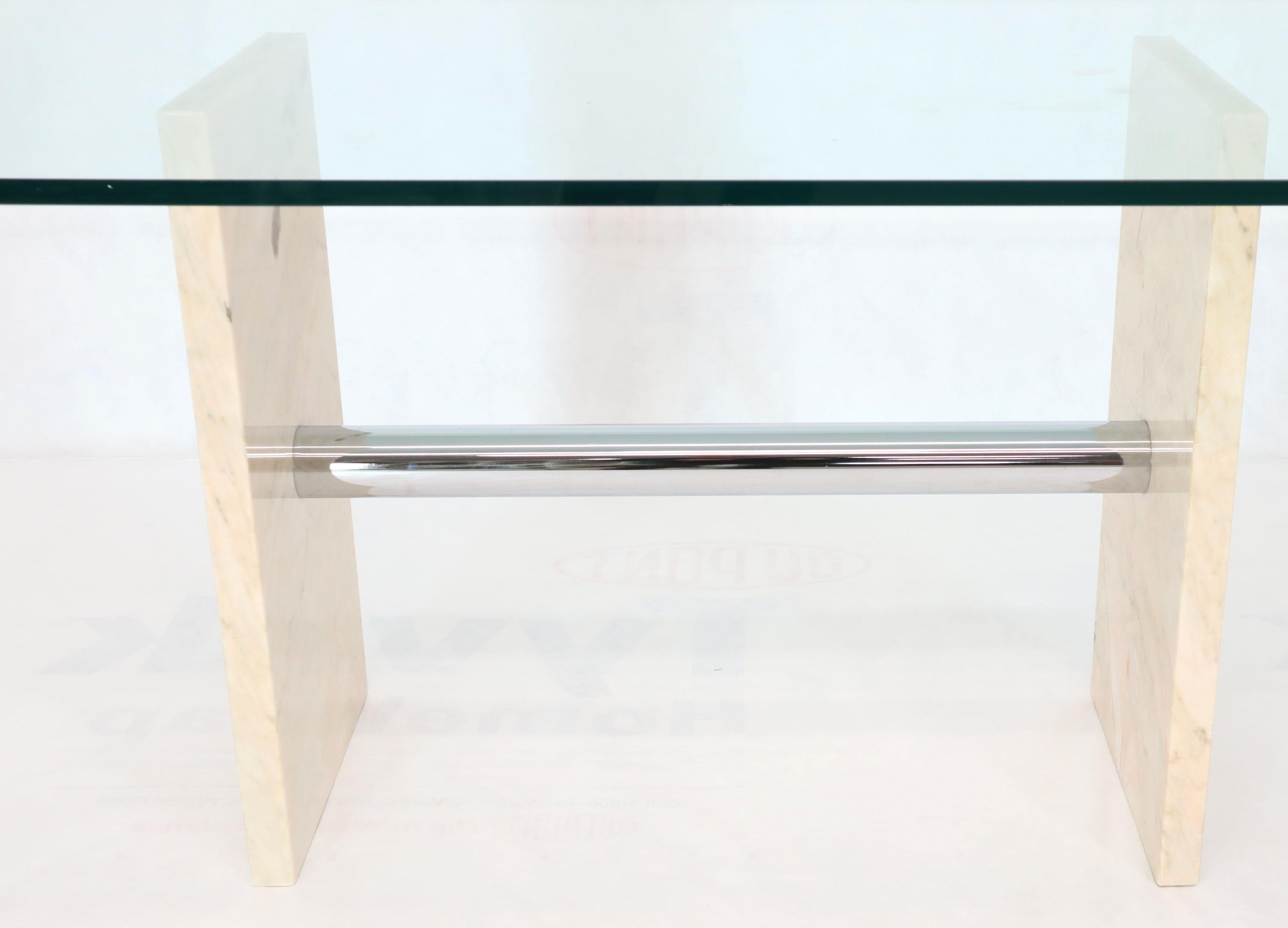 20ième siècle Table de conférence rectangulaire pour salle à manger avec plateau en verre, base en marbre et chrome en vente