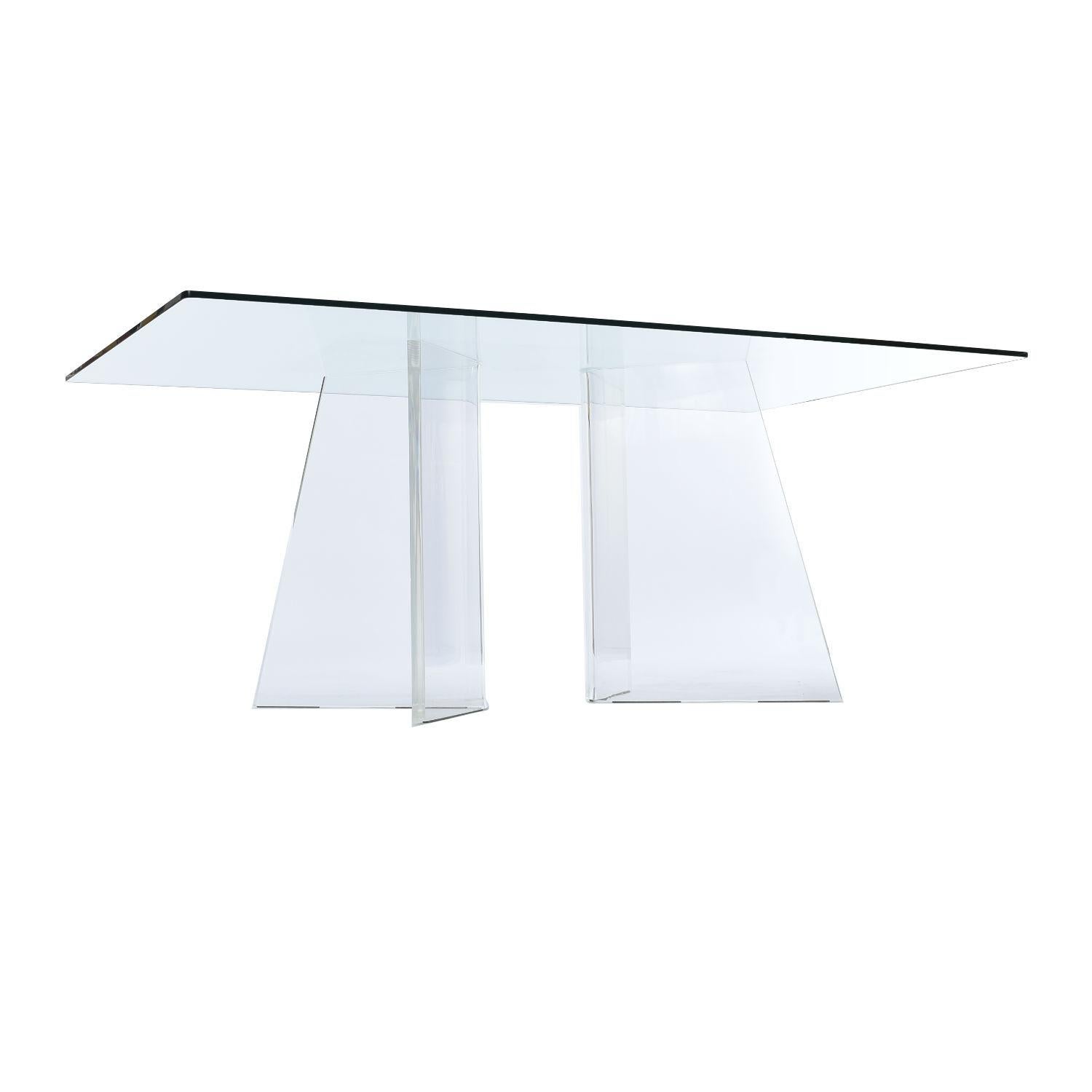 Mid-Century Modern Table de salle à manger rectangulaire avec plateau en verre et bases à piédestaux asymétriques en lucite
