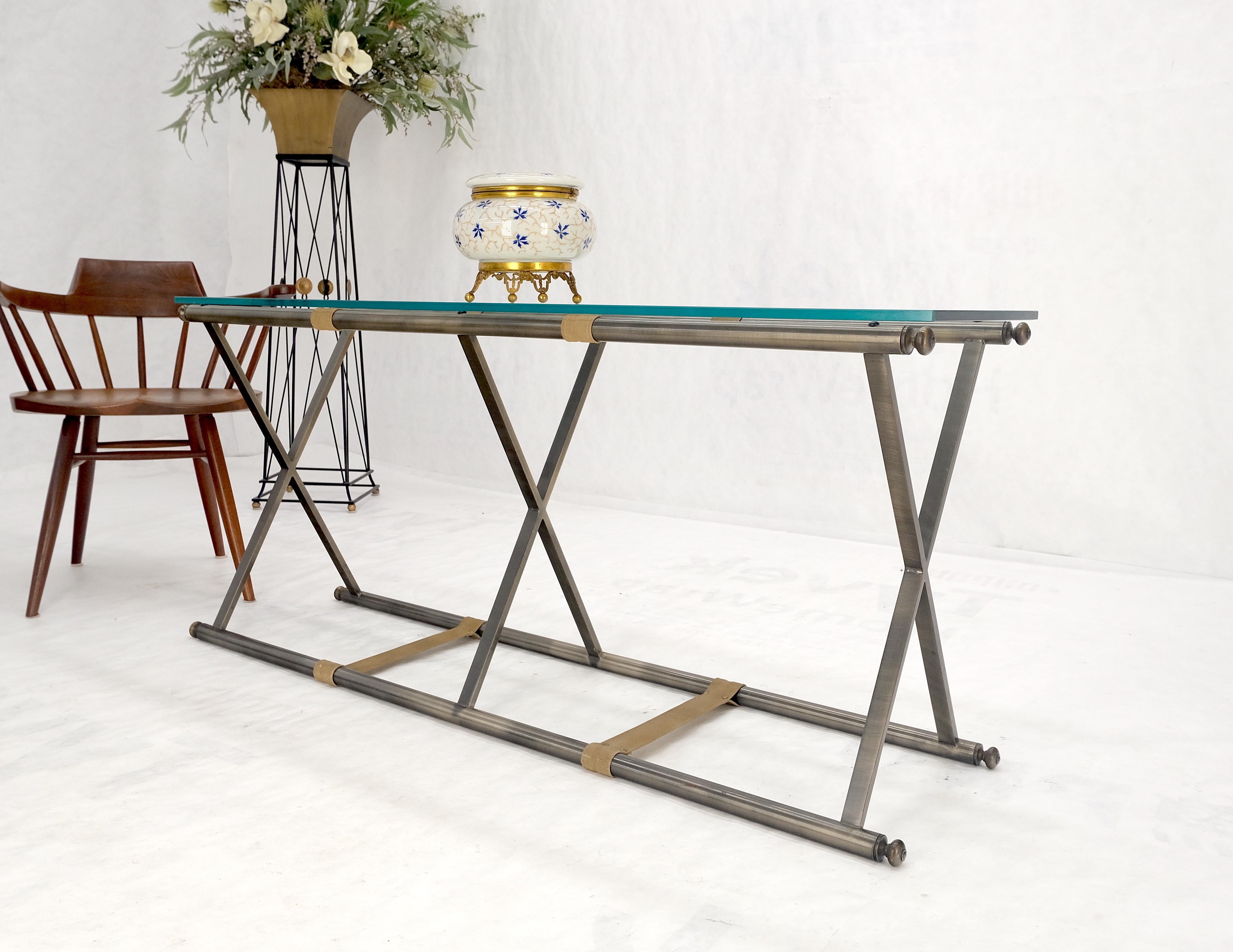 ¡Tablero de cristal en forma de X Base de cromo ahumado Consola rectangular Mesa de sofá MINT! en venta 2