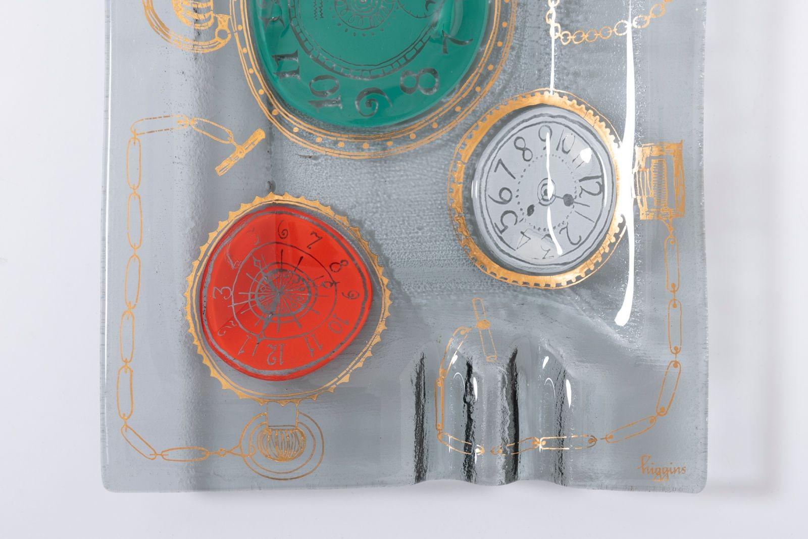Glastablett 'Clocks' von Michael & Frances Higgins im Zustand „Gut“ im Angebot in Dallas, TX